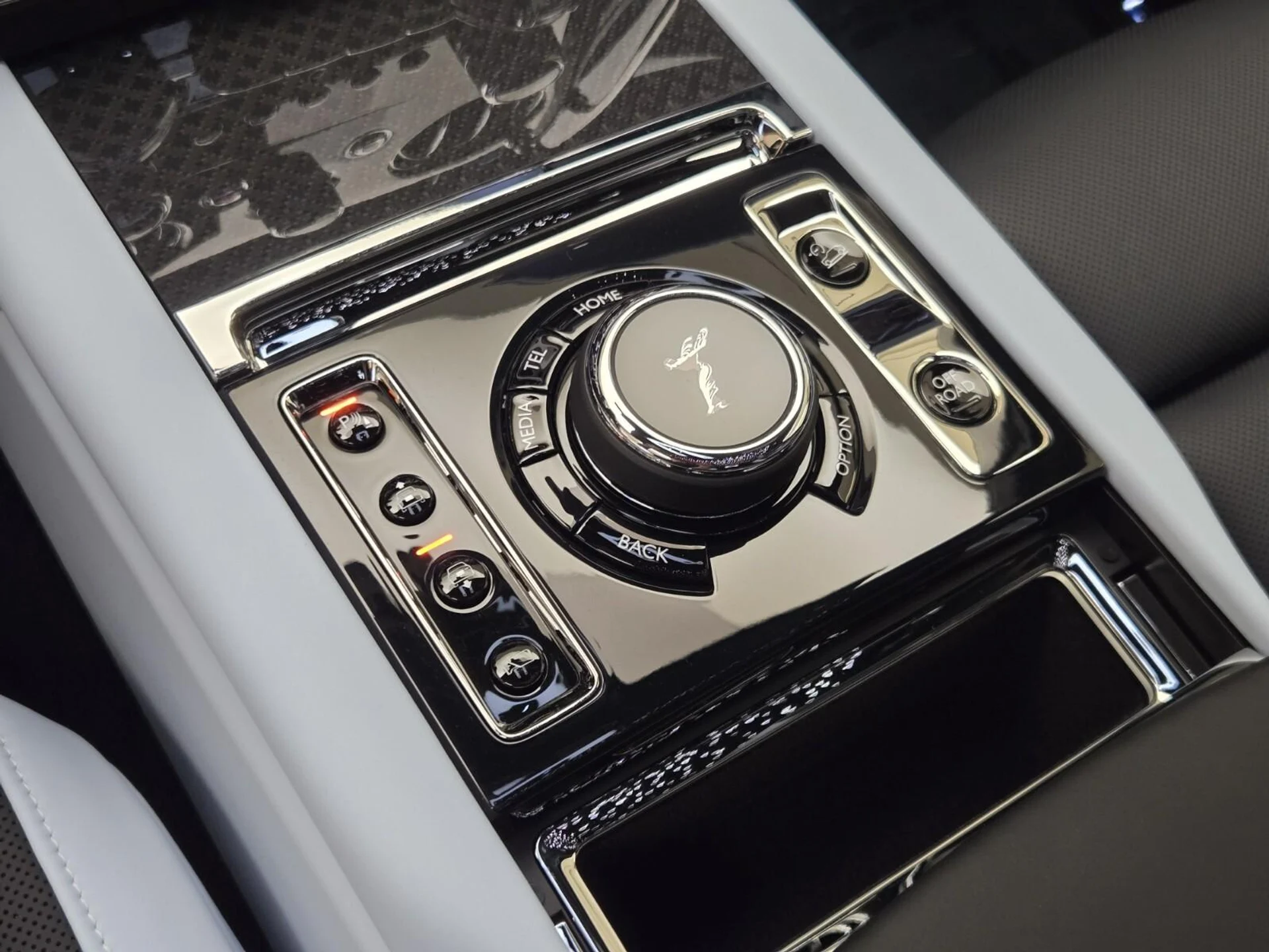 mph035_2893221394_New_2026_Rolls_Royce_Cullinan_1768890001_1cfd09474c