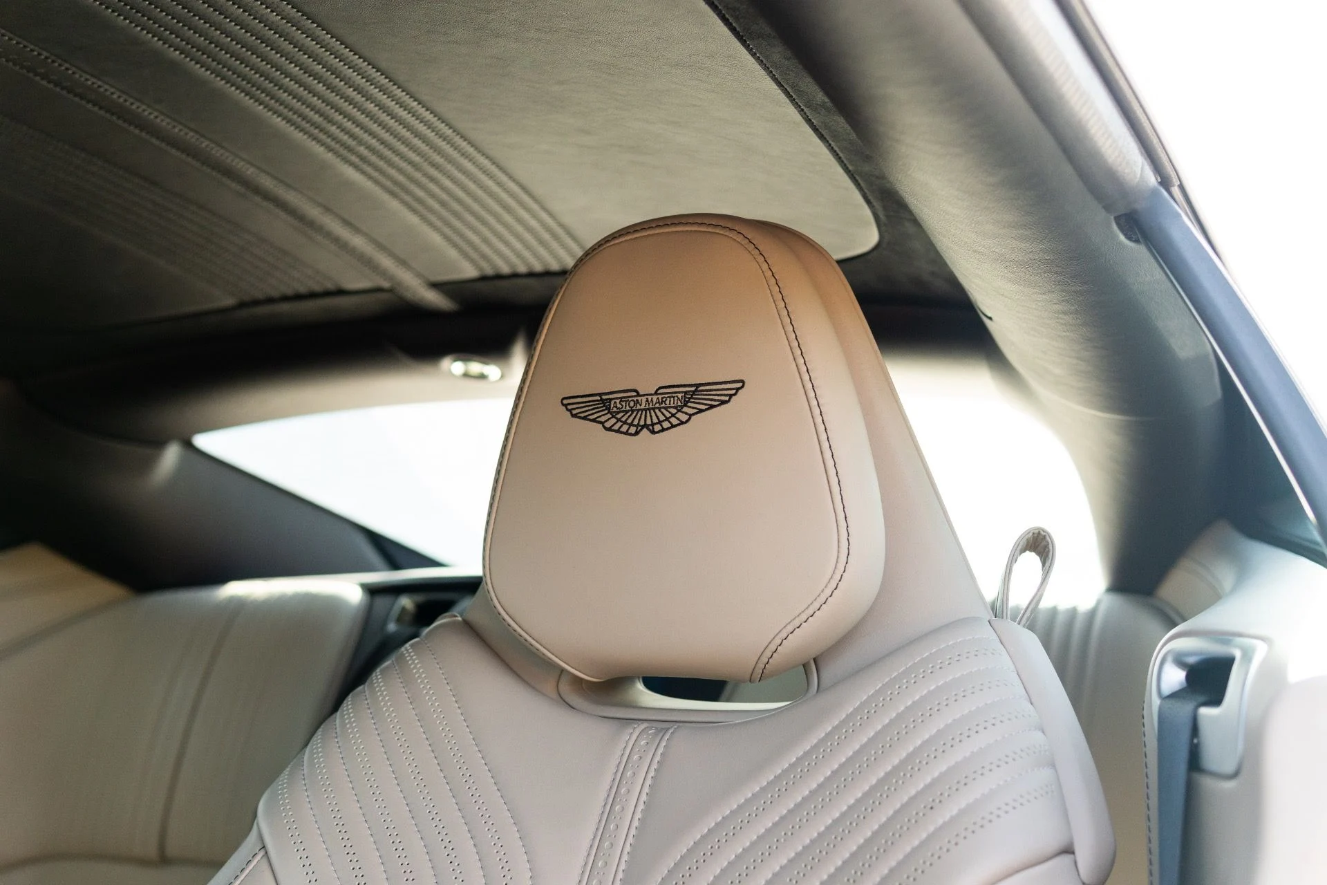 mph035_2900354236_Used_2023_Aston_Martin_DB_11_V8_1765580220_4ddca0e52d