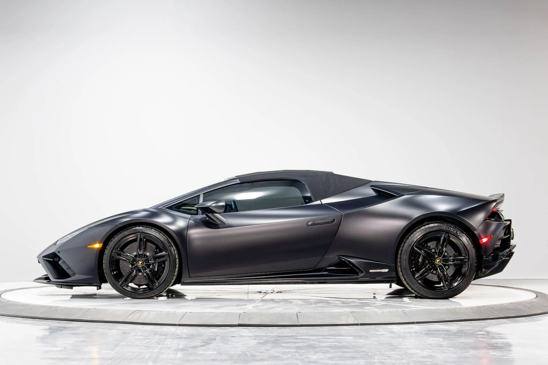 mph035_2912179374_Used_2021_Lamborghini_Huracan_EVO_EVO_Spyder_1780949077_627af19c7a