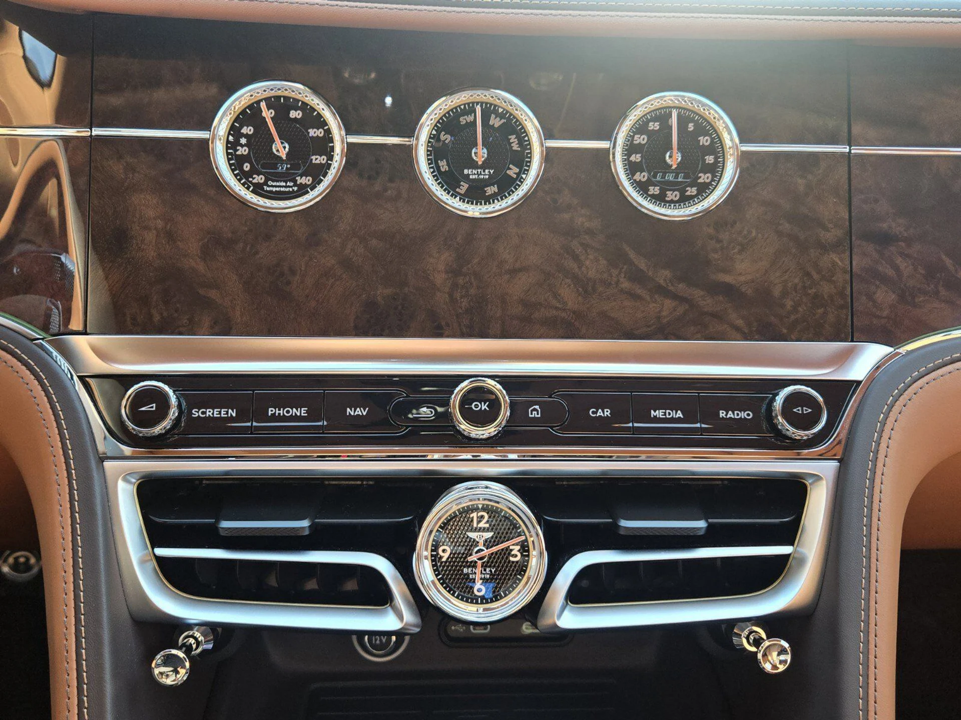 mph035_2912900243_f649362119d8f133fa7d15399fcbe184x_dac822180f