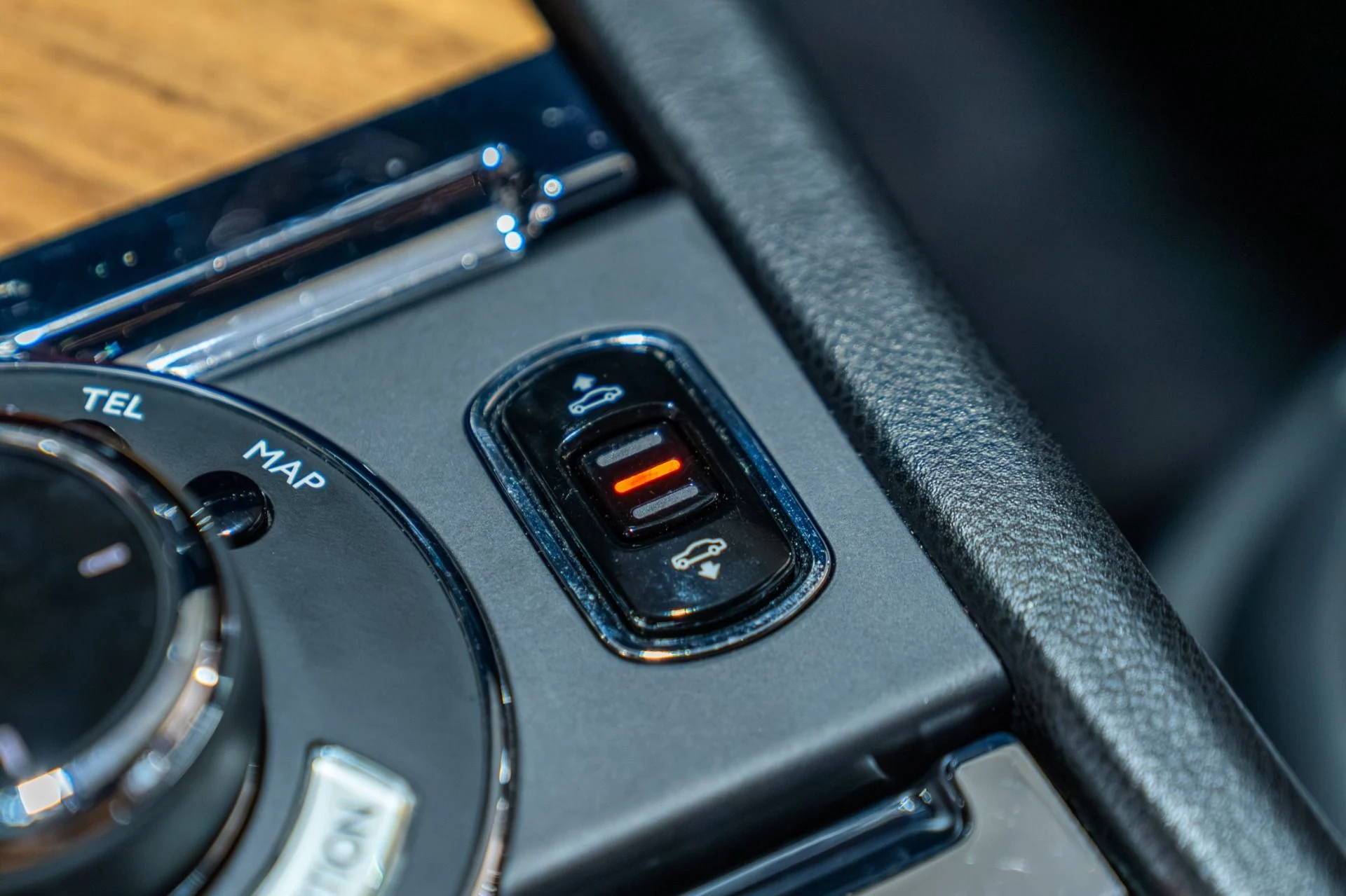 mph035_2920691946_Used_2014_Rolls_Royce_Wraith_360000_MSRP_Starlight_Headliner_24_Wheels_1765745599_0dc02bd866