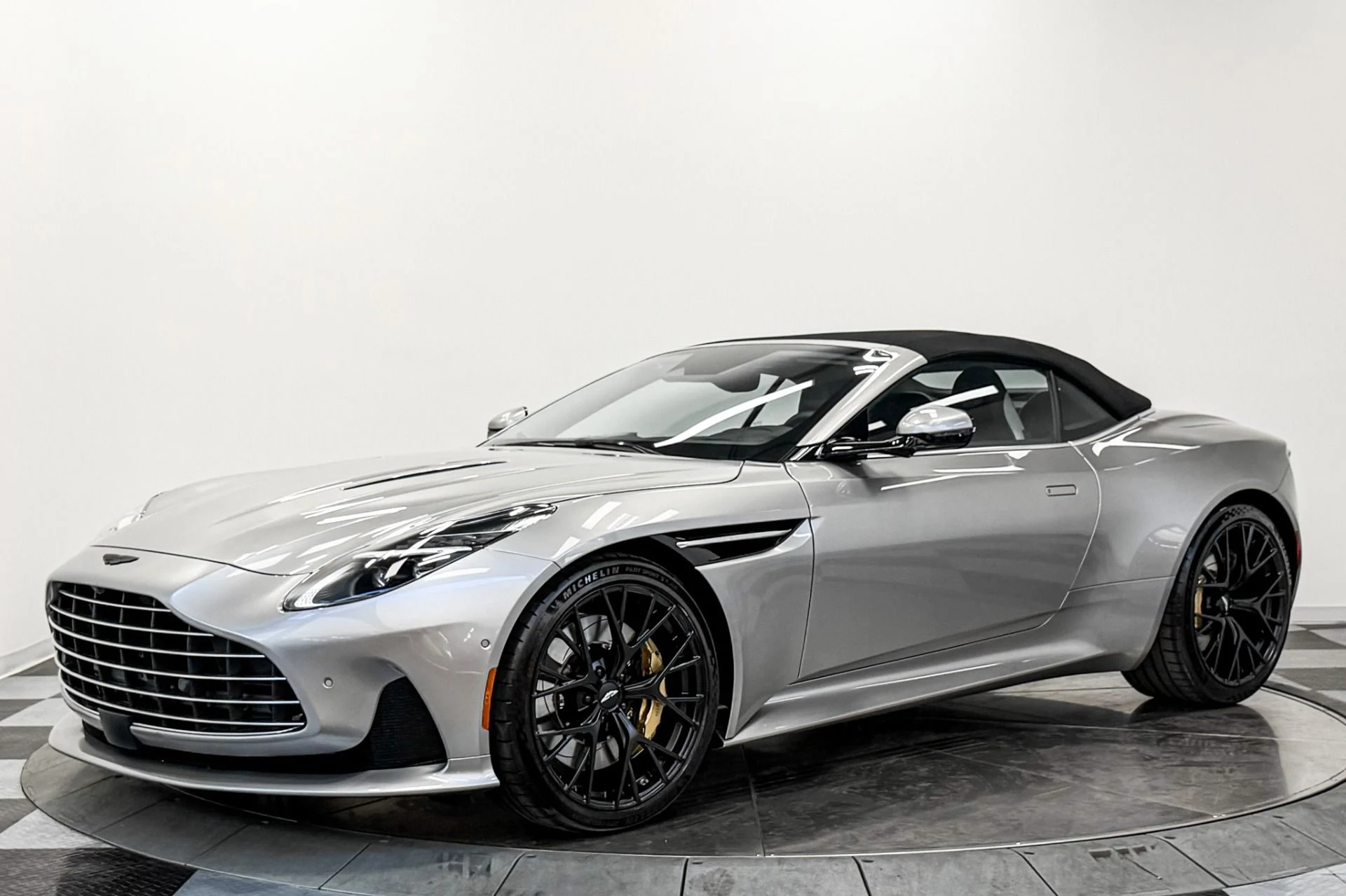 mph035_2921856637_Used_2025_Aston_Martin_DB_12_Volante_Duotone_interior_Bowers_and_Wilkins_Audio_Nearly_New_1789749797_88276c5158