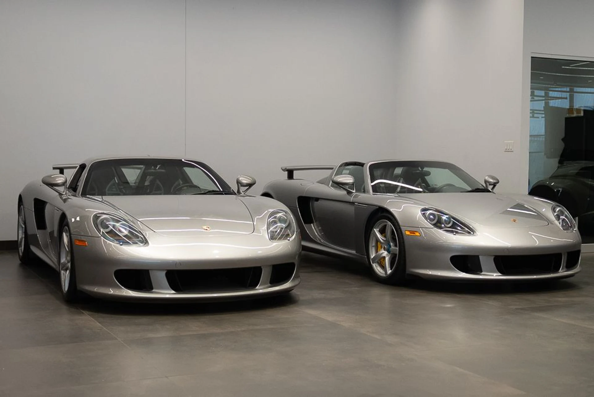 mph035_2928377060_porsche_carrera_gt_2006_jpg_v_1773863537_168ee0fe33