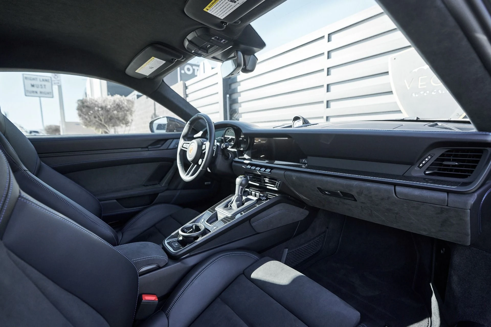 mph035_292989728_Used_2023_Porsche_911_GT_3_1761779556_5a1530d472