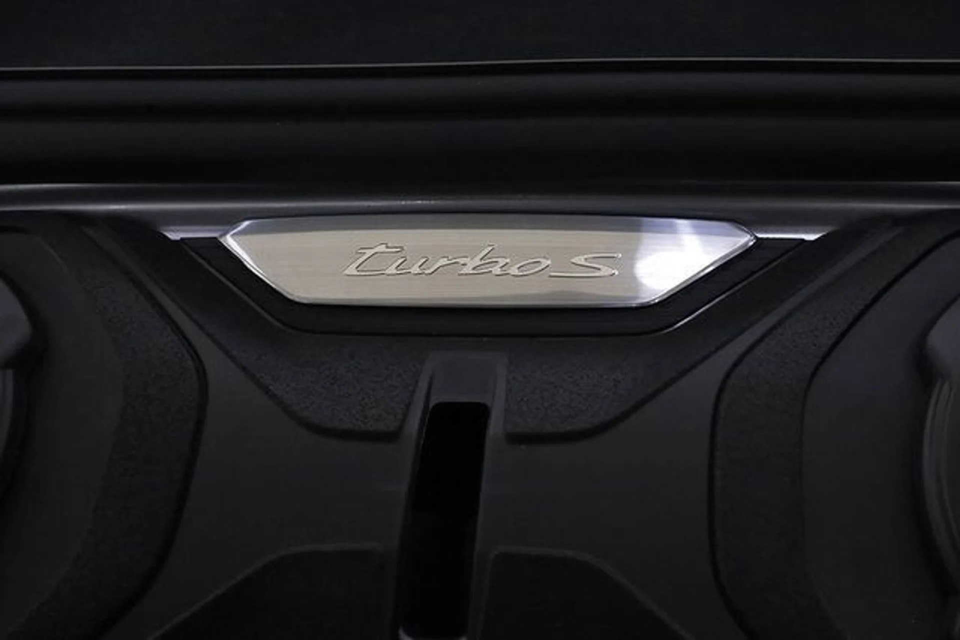 mph035_2931764078_used_2024_porsche_911_turboscabriolet_6305_22389429_40_640_377fb815b9