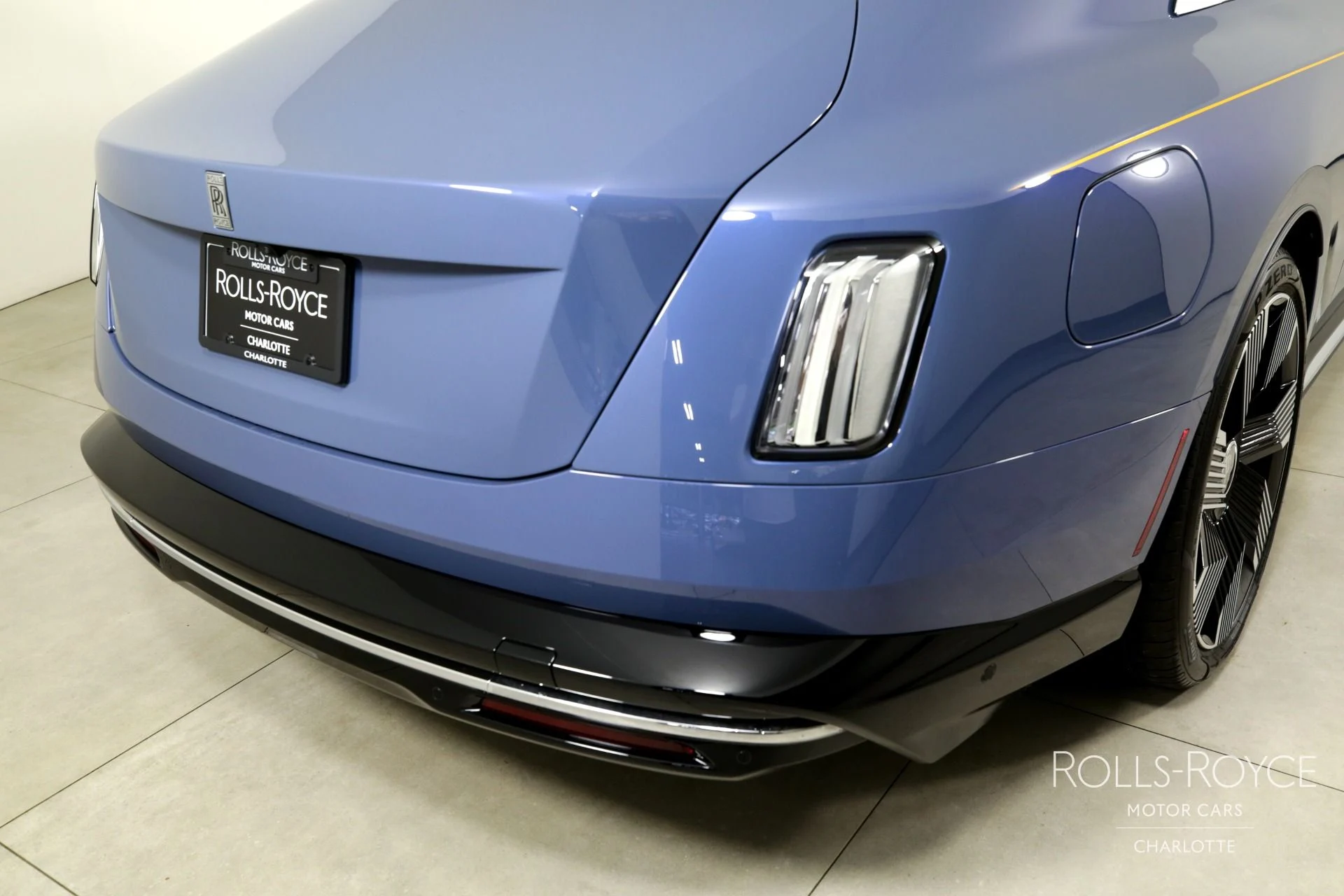 mph035_2935003523_Used_2024_Rolls_Royce_Spectre_1744735780_c5e51b40c7