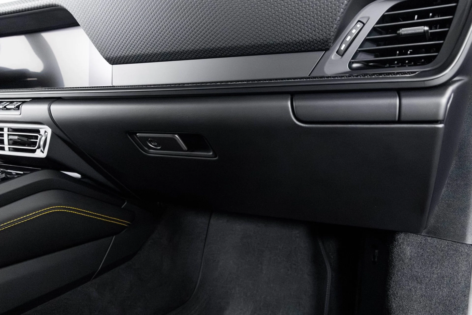 mph035_2939587135_Used_2022_Porsche_911_GT_3_Touring_1764706402_0f9306897b