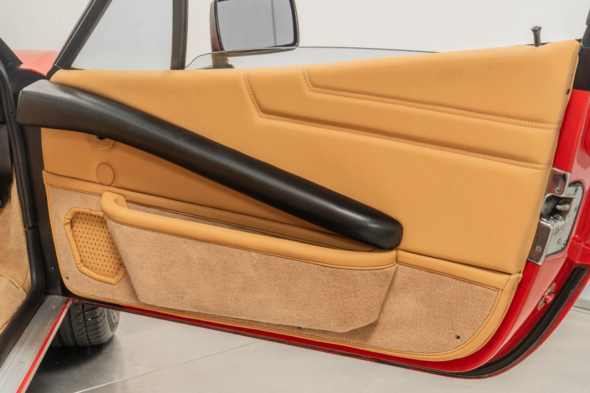 mph035_2944045616_Used_1985_Ferrari_308_GTS_Quattrovalvole_1755094392_1c3d1e6321
