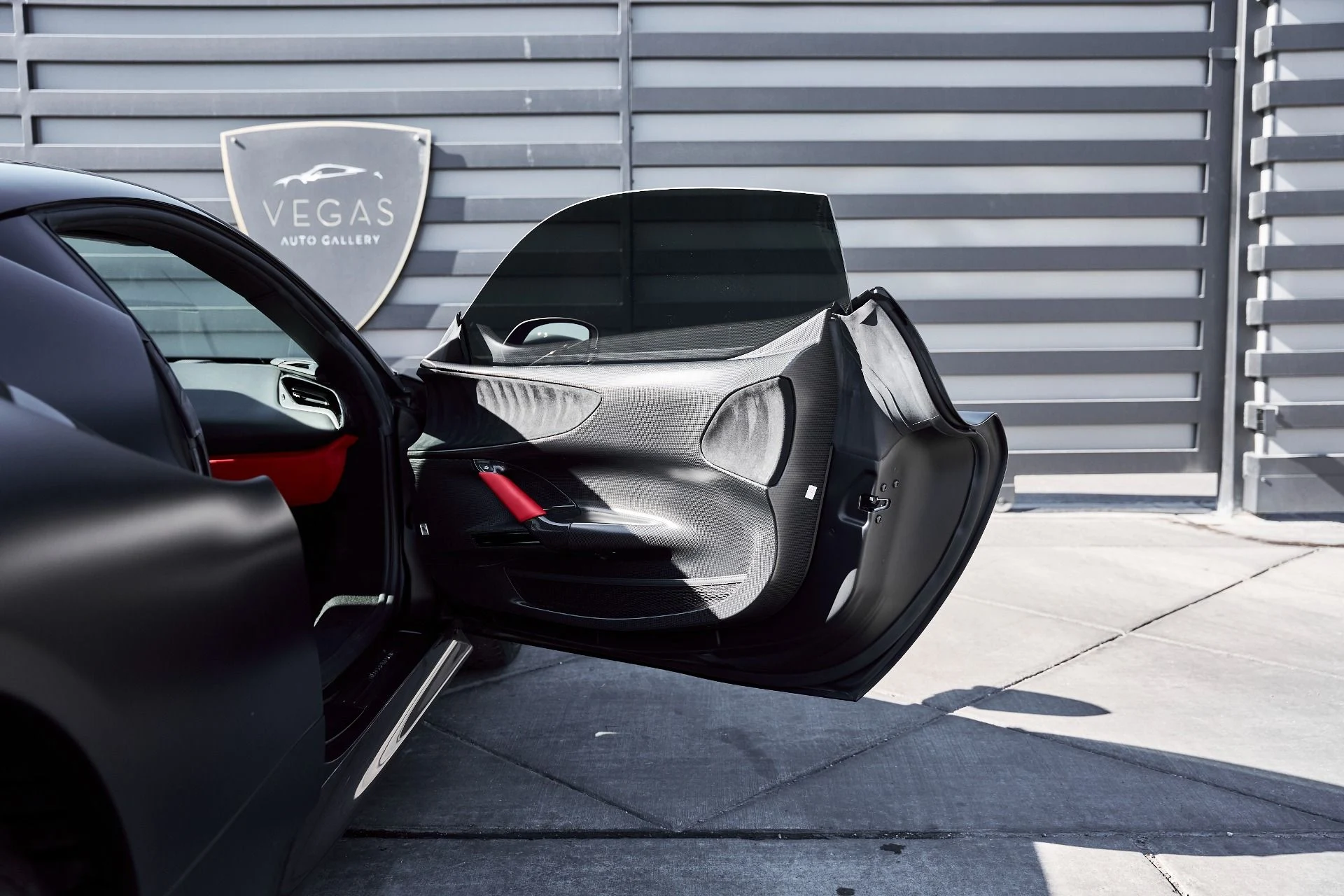 mph035_2954245675_Used_2023_Ferrari_SF_90_Stradale_Base_1772922938_8d95e2de7e