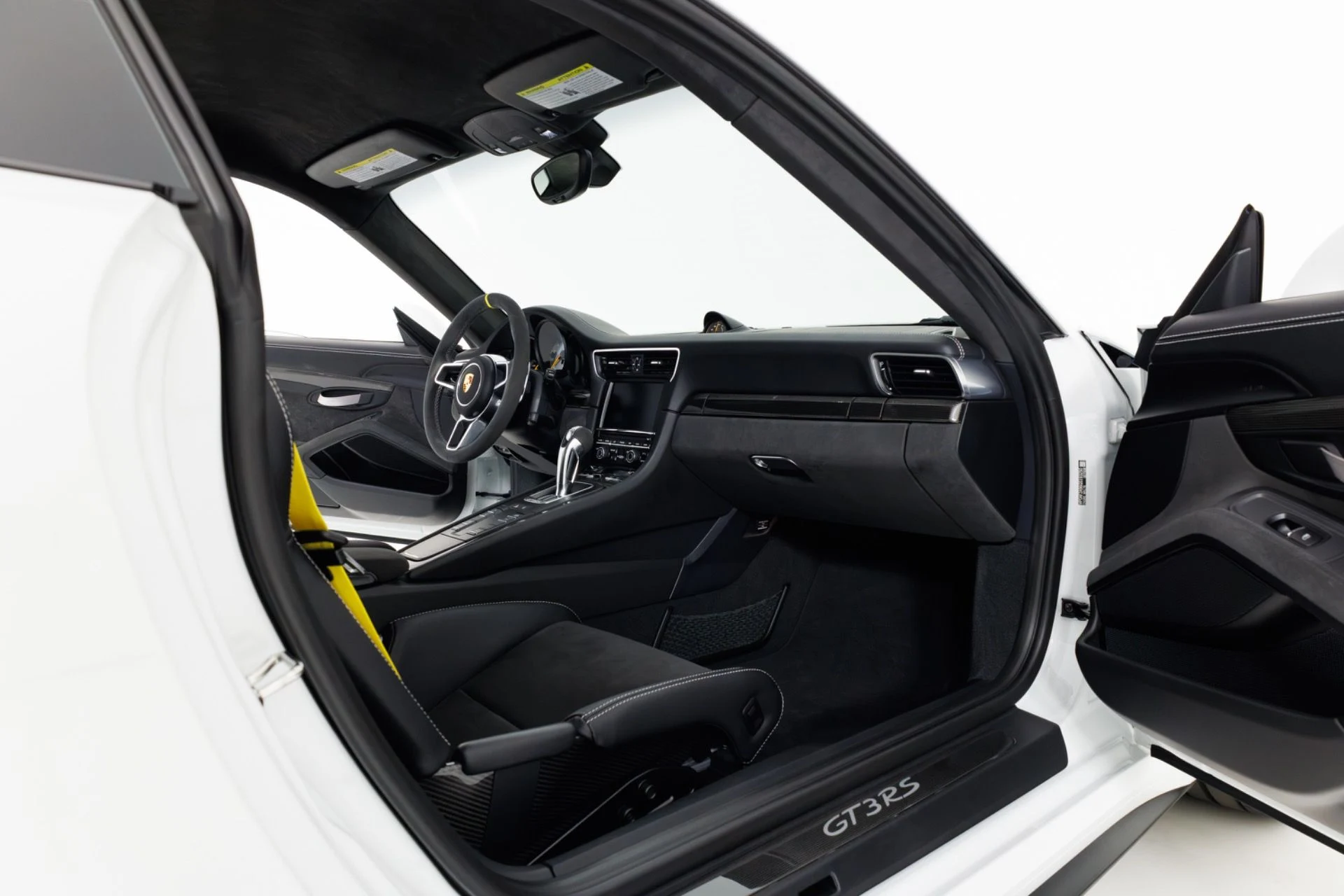 mph035_2955071967_Used_2016_Porsche_911_GT_3_RS_1775150684_3794b1efac