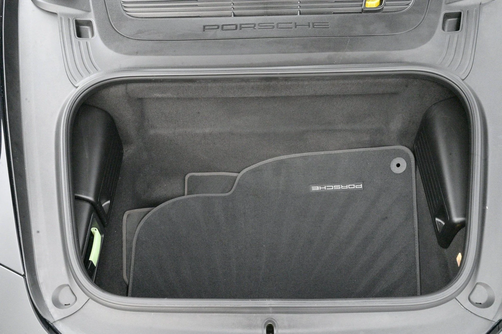 mph035_2967392274_f4de3b641ac449deb817d0bf7deb3f69_160e59c9a6