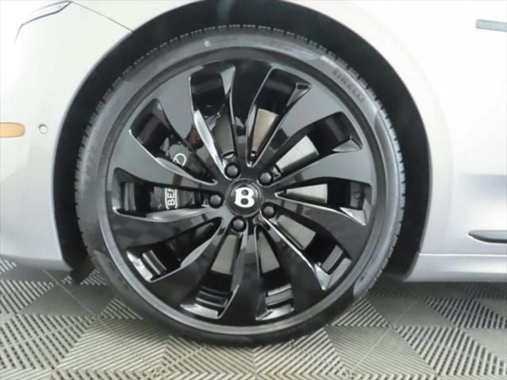 mph035_2989088480_used_2025_bentley_continental_gtblackeditionconvertible_8119_23011580_36_640_26eec793e0