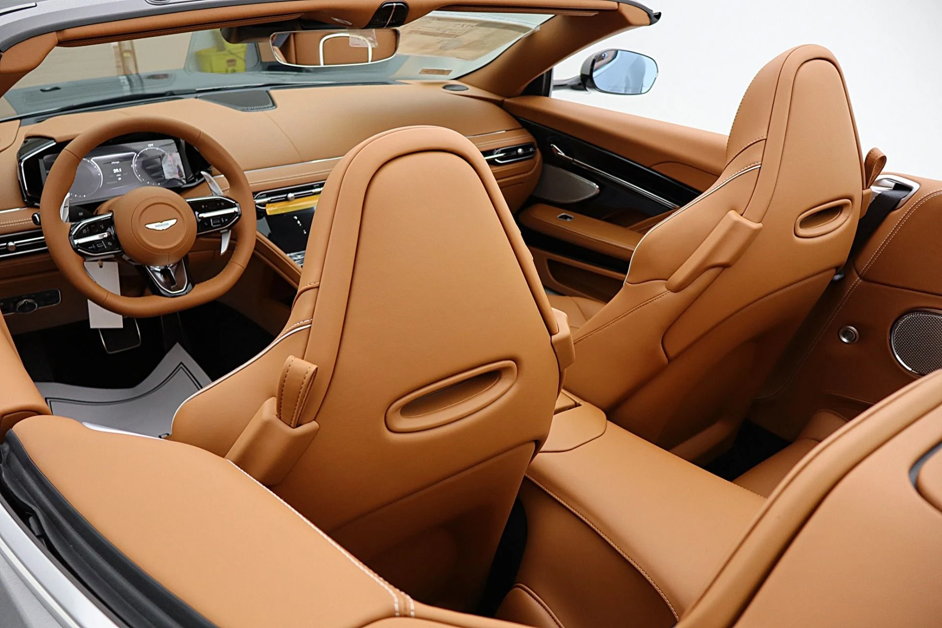 mph035_2991869768_New_2026_Aston_Martin_DB_12_S_Volante_82289d498c