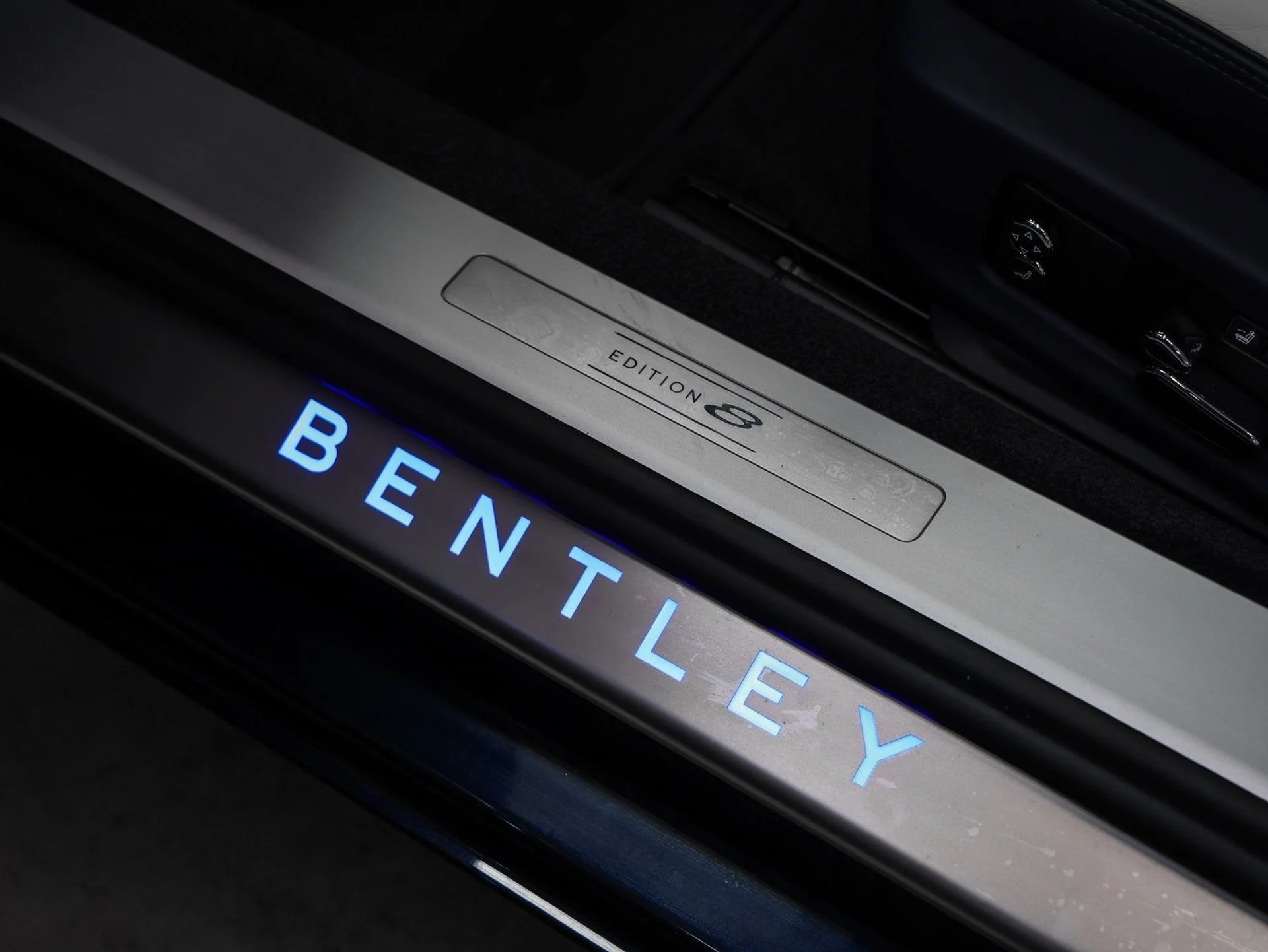 mph035_2993438085_36_2276c3066e