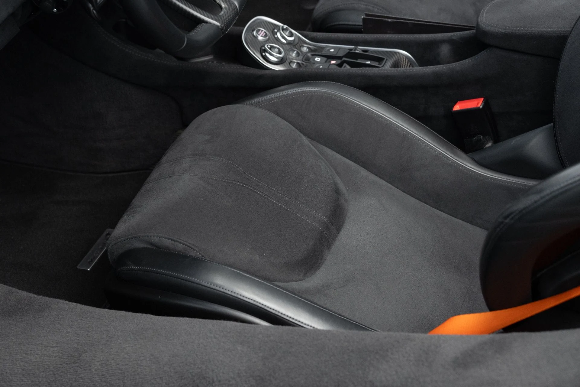 mph035_2999557290_Used_2020_Mc_Laren_600_LT_Spider_1759250261_fac61635bd