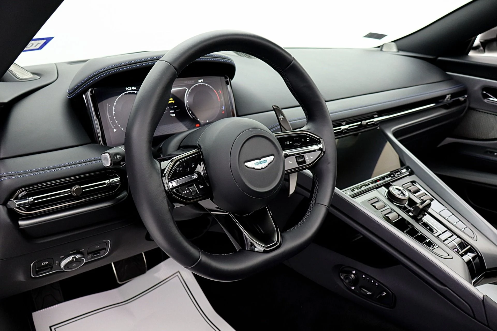 mph035_3000976728_Used_2024_Aston_Martin_DB_12_Volante_1aa35ae53c