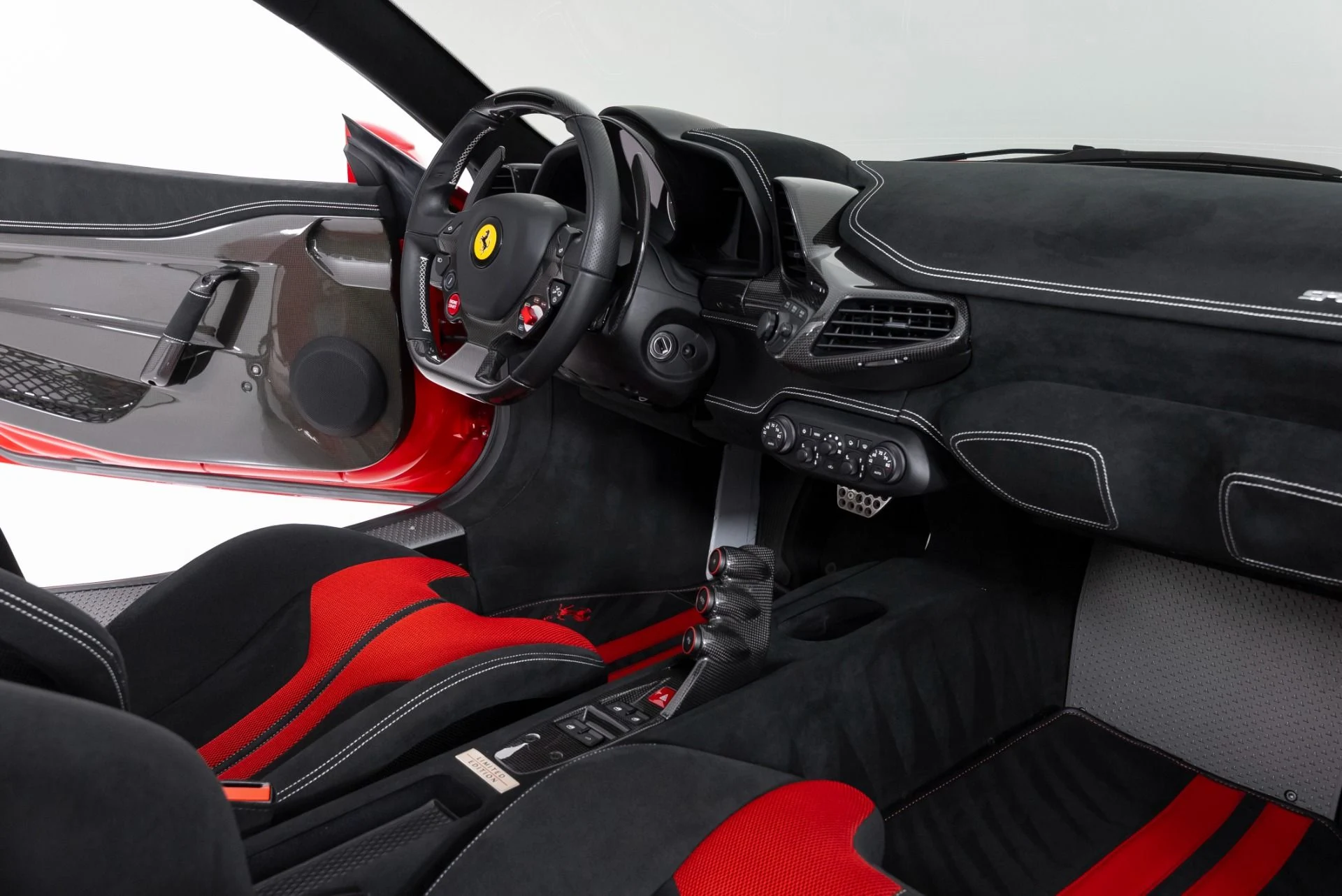 mph035_3013751859_Used_2015_Ferrari_458_Speciale_Aperta_1760034955_1bfe860c0e