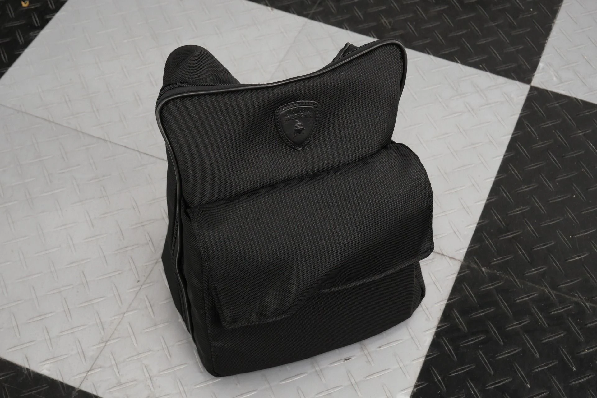 mph035_3016276518_Used_2014_Lamborghini_Aventador_LP_700_4_Beautiful_Color_Combination_Transparent_Engine_Bonnet_1774983686_b03a71a42d