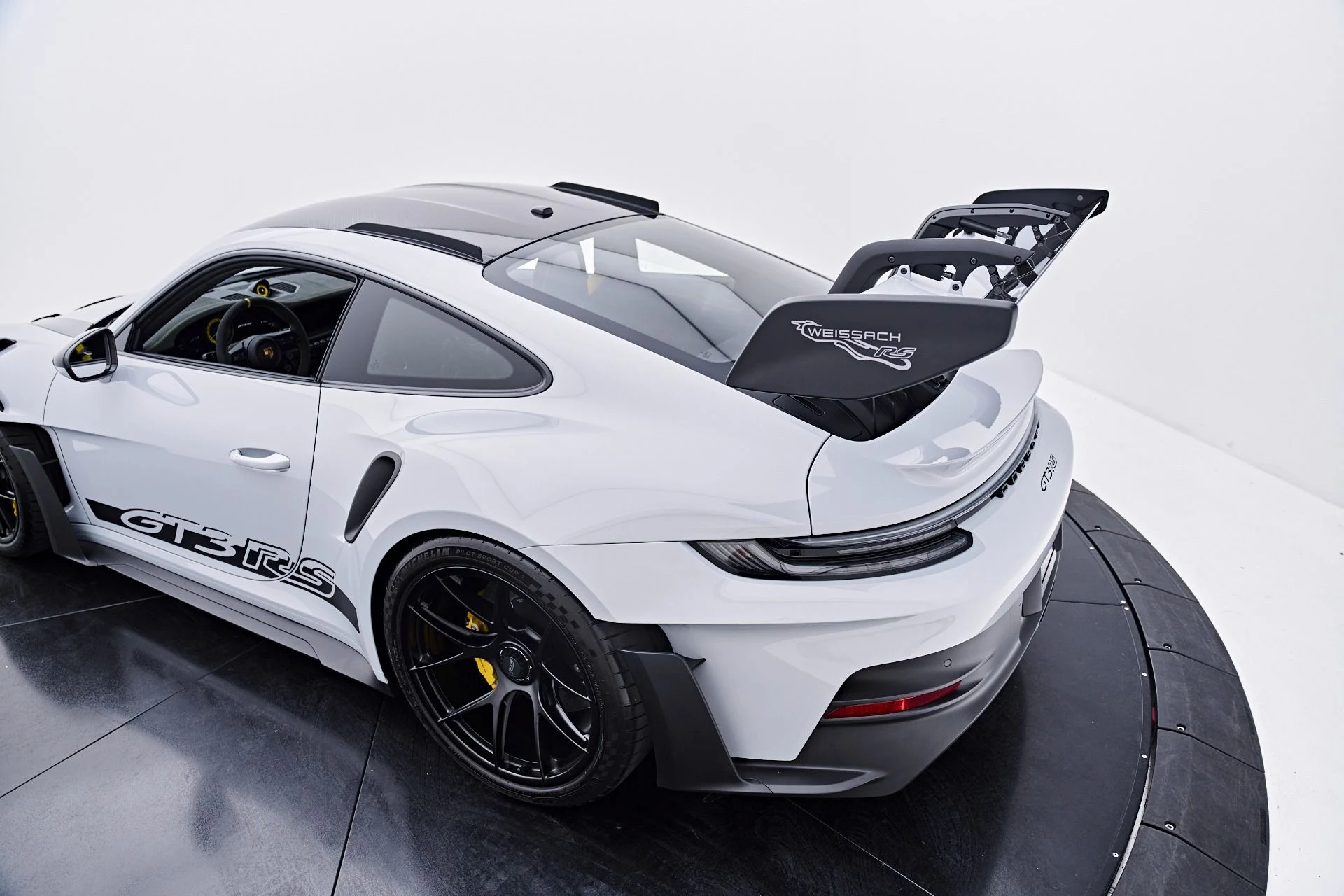 mph035_3018916527_Used_2025_Porsche_911_GT_3_RS_1790364145_5d58e7ff58
