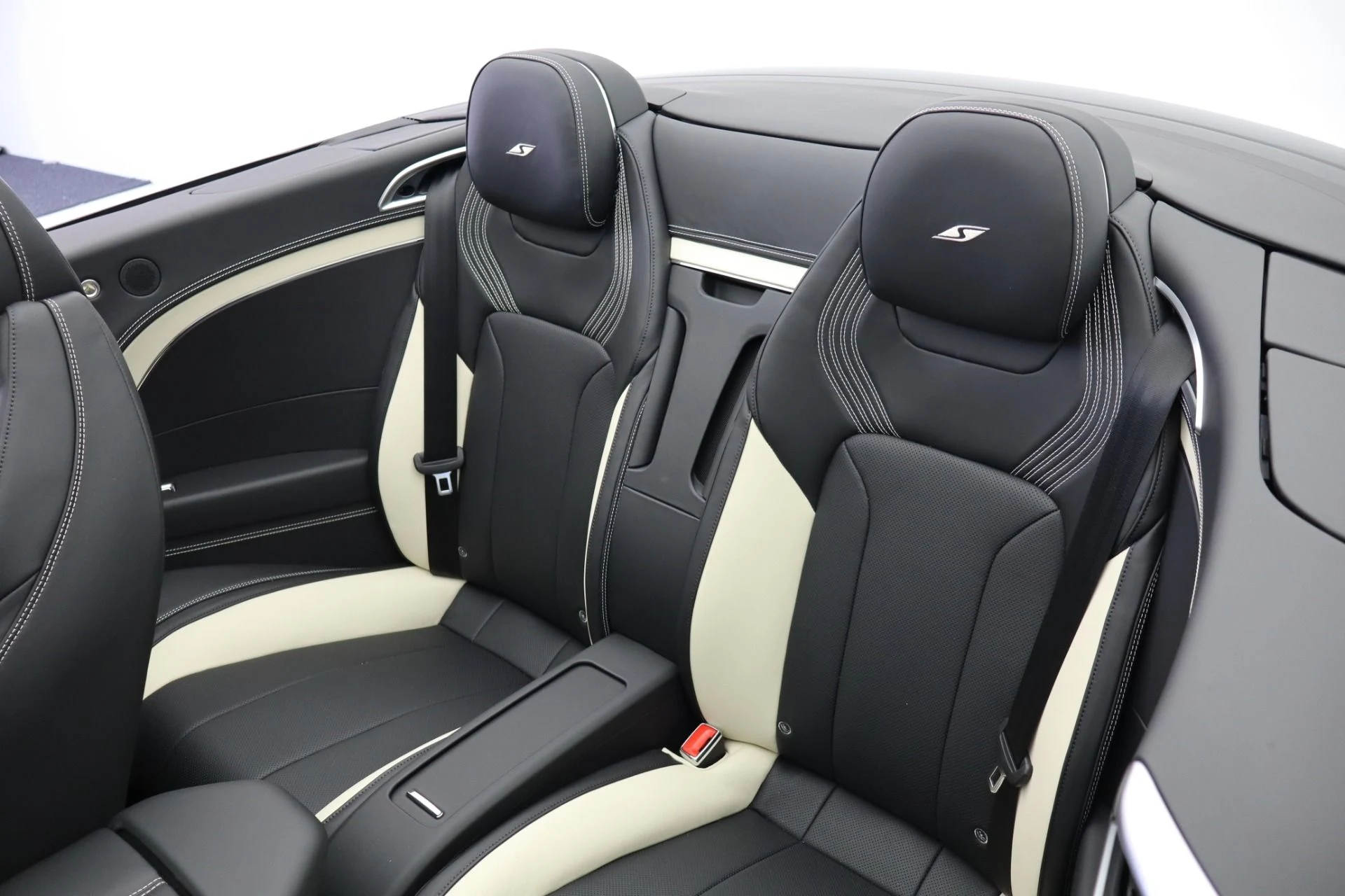 mph035_3022851891_New_2026_Bentley_Continental_GTC_S_18efec9d1c
