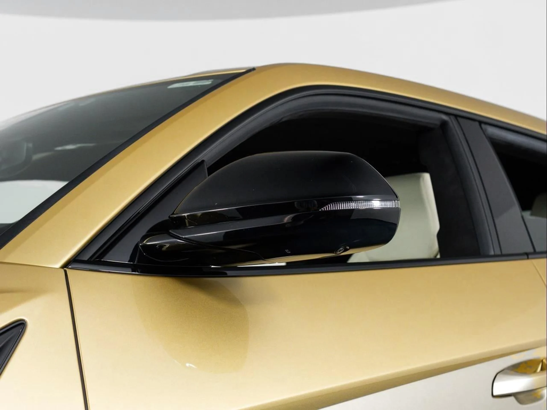 mph035_3029839707_Used_2023_Lamborghini_Urus_S_1785169230_57acbeb33a