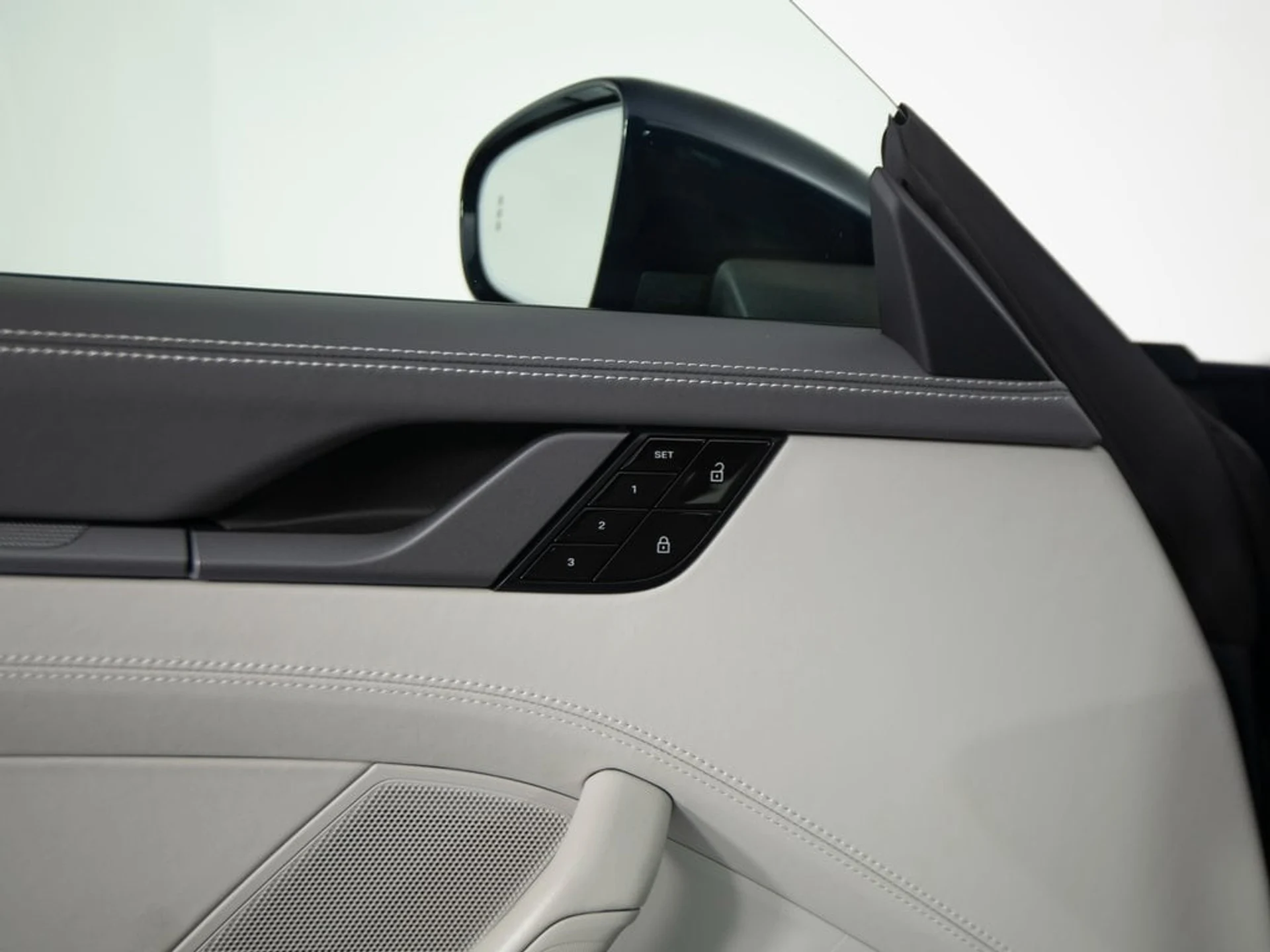 mph035_3034004058_cfff4293bf7ade1a5b3f936bc7e23c33x_57174c24f0