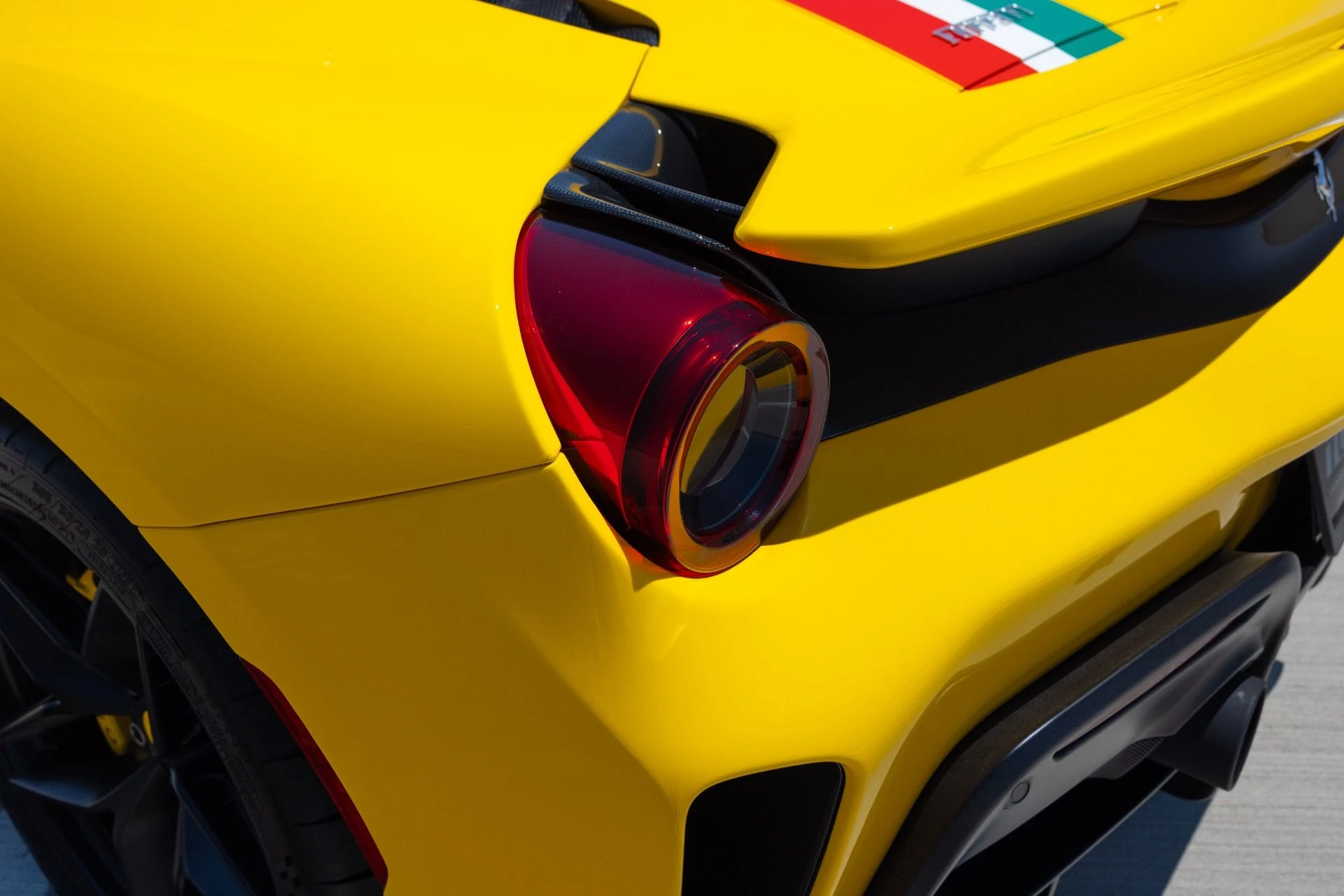 mph035_3039962442_Used_2020_Ferrari_488_Pista_Spider_1785218764_43211c6bba