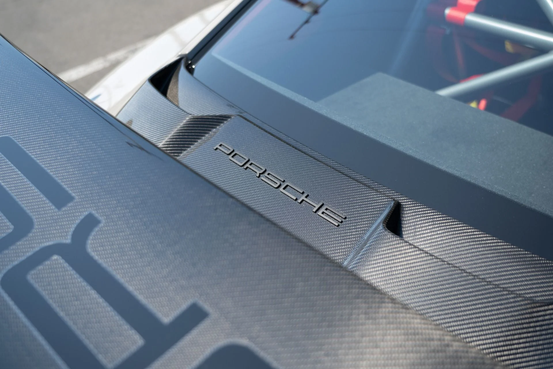mph035_3042222614_Used_2018_Porsche_911_GT_2_RS_1755904886_a6f32d6658
