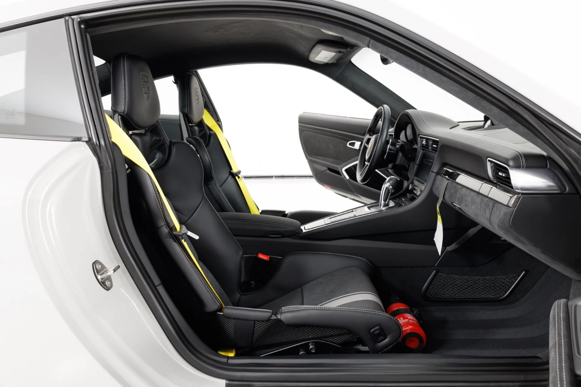 mph035_3047181734_Used_2018_Porsche_911_GT_3_1782944825_1b81407607
