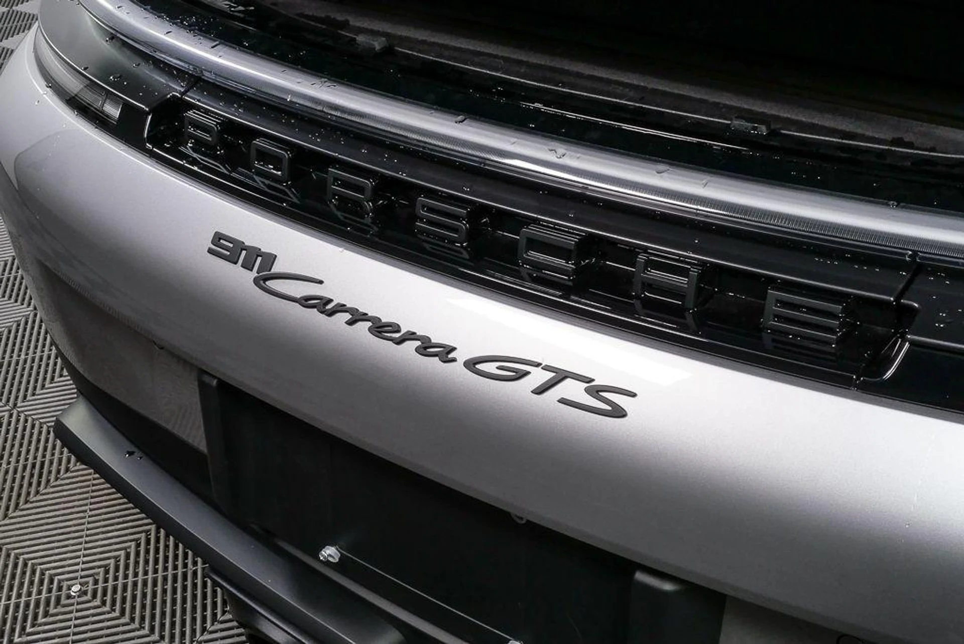 mph035_3052066296_w_L_Dsgu8uo_Z_Ew6_Srs_KZ_0fbek9l_JE_372312b1c5