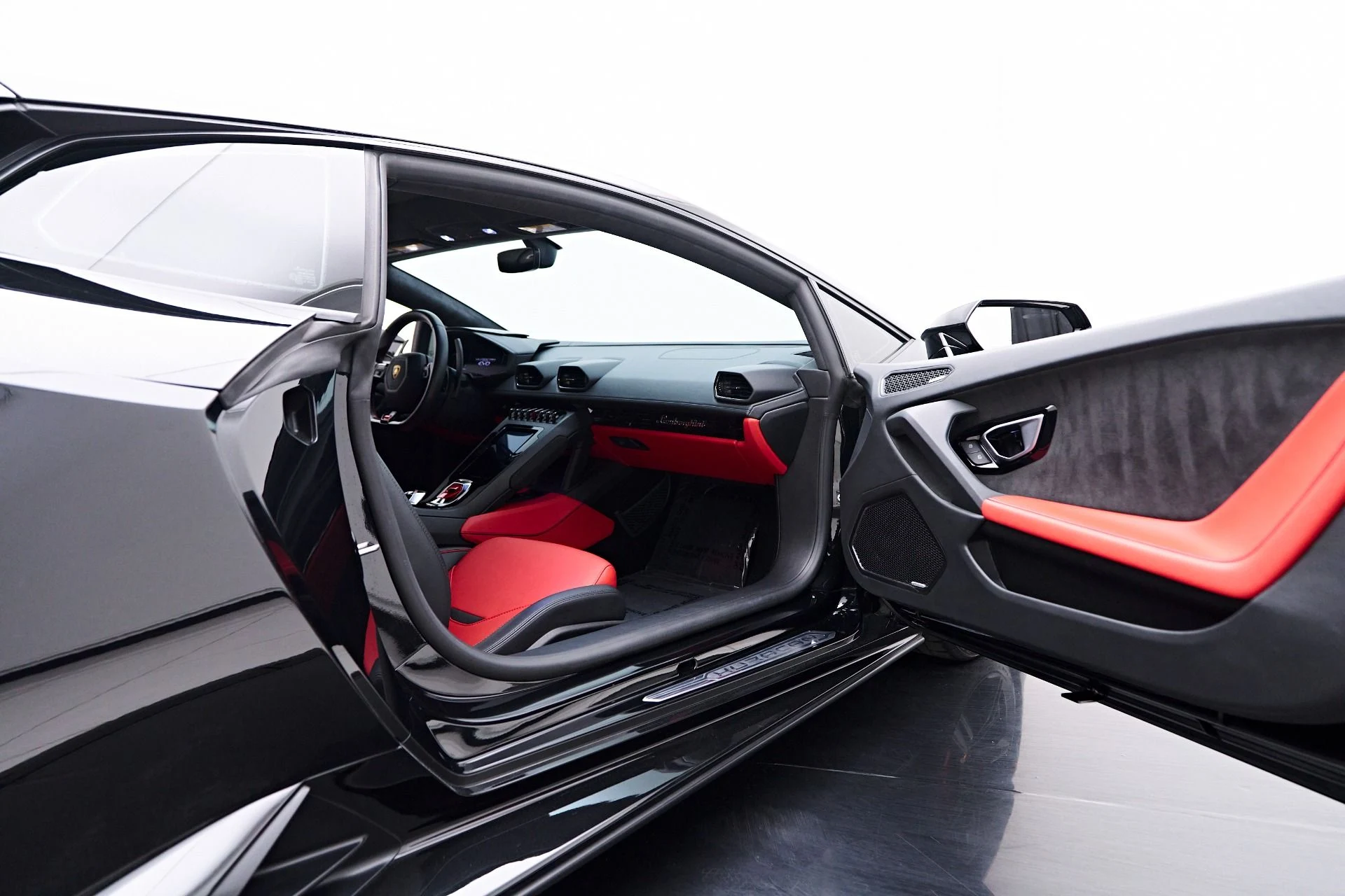 mph035_3060406077_Used_2022_Lamborghini_Huracan_EVO_Base_1752781637_93712ced45