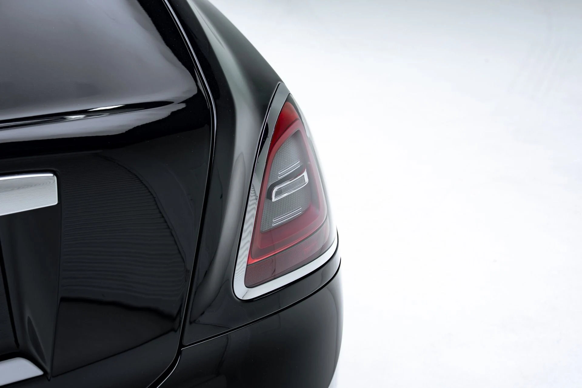 mph035_3066502002_Used_2022_Rolls_Royce_Ghost_1776983451_b4c6de58ba