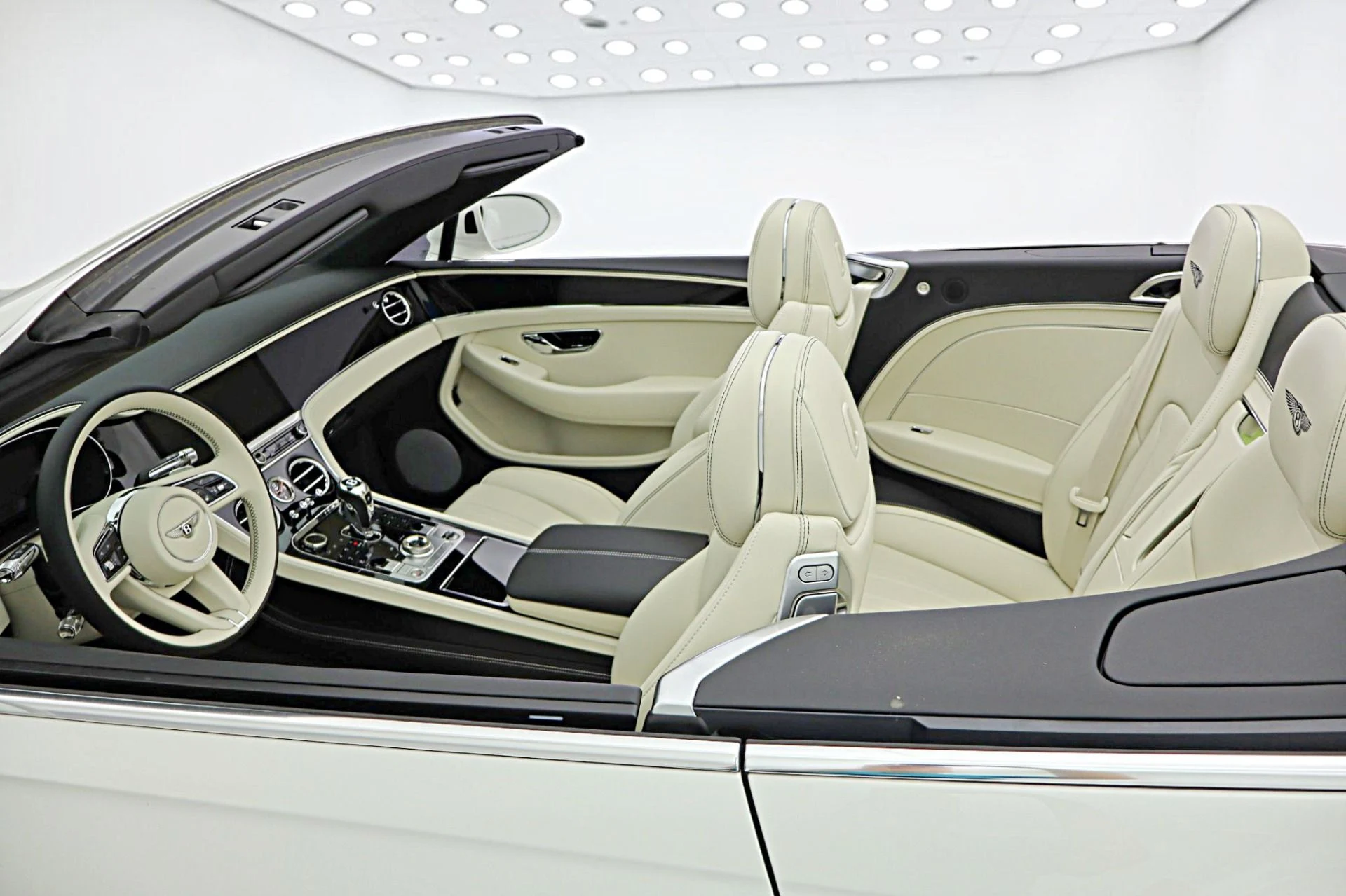 mph035_3067208154_New_2026_Bentley_Continental_GTC_1a7307d252