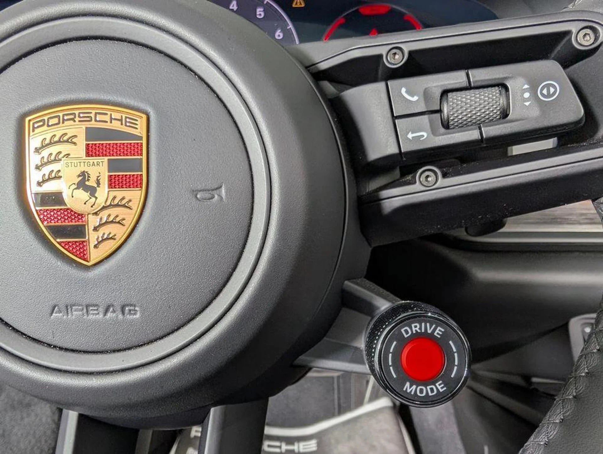 mph035_3069080317_ug1_GB_2deve_Lbb5u_A_Ak_H_k4m_YGA_d61adbff9f