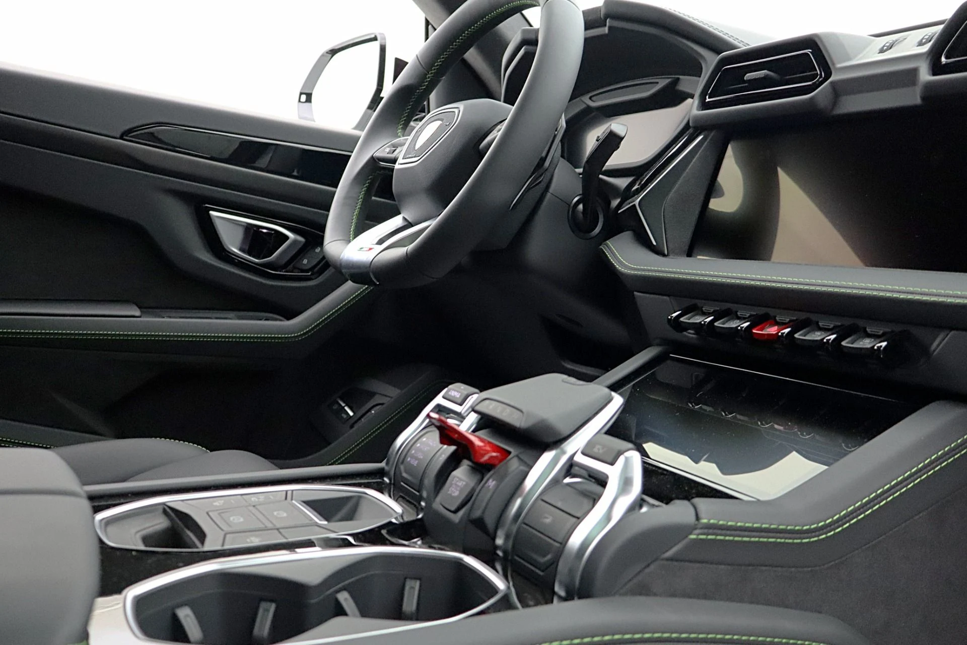 mph035_3079231775_New_2026_Lamborghini_Urus_SE_b24f6b2797