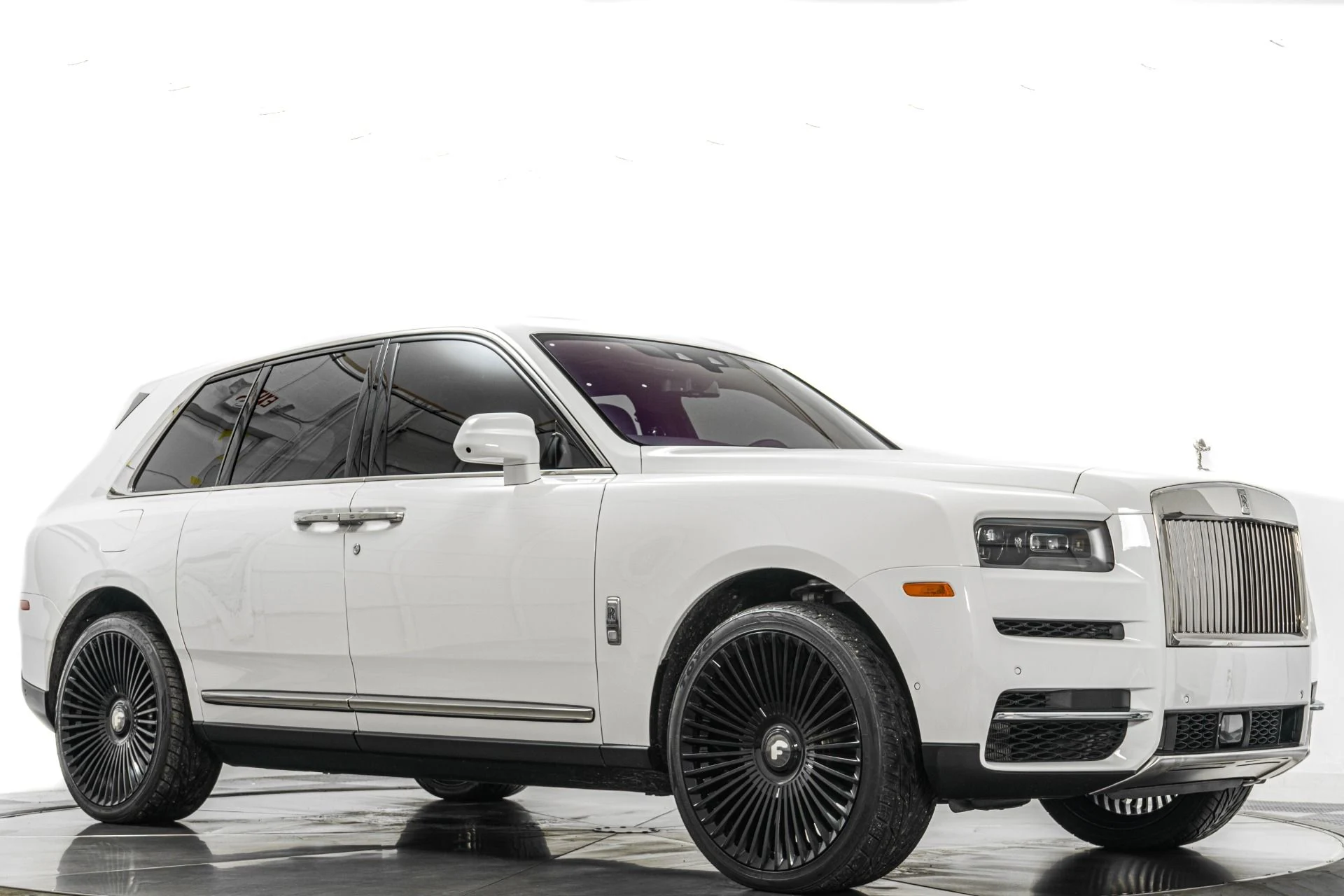 mph035_3082679534_Used_2020_Rolls_Royce_Cullinan_Polished_22_Wheels_Rear_Theatre_Configuration_Rolls_Royce_Bespoke_Audio_1771596522_0c6c50e821