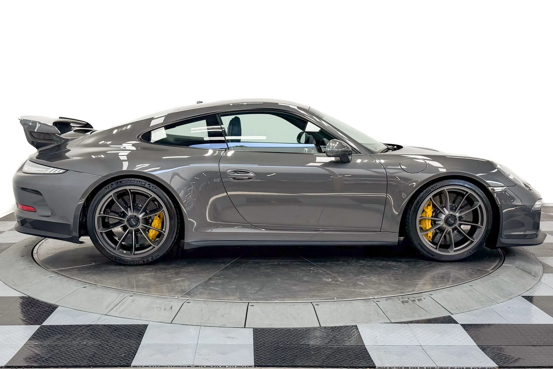 mph035_3086530580_Used_2015_Porsche_911_GT_3_Carbon_Ceramic_Brakes_Low_Miles_Fresh_Service_1782928031_356ac092eb
