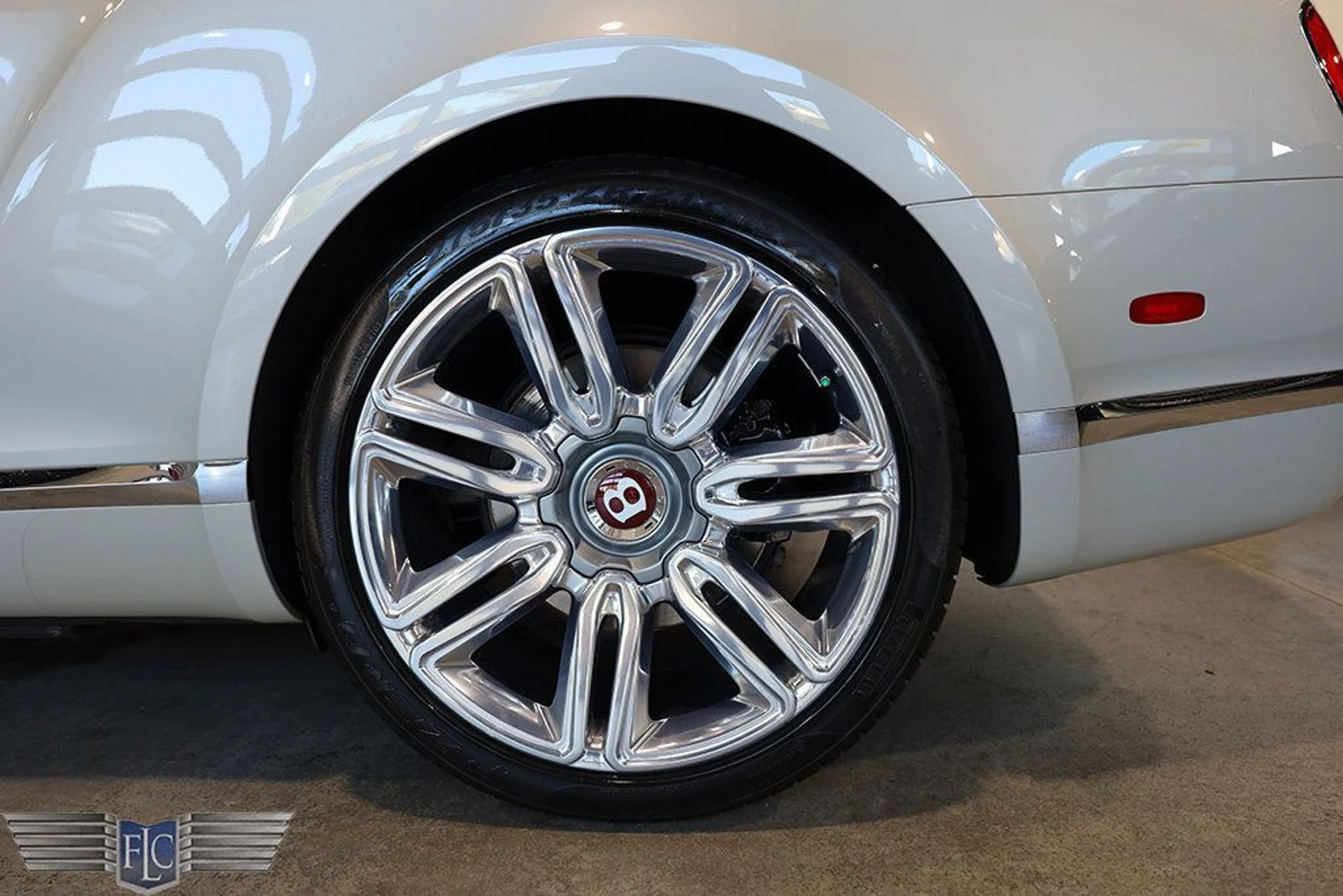 mph035_3087431360_used_2017_bentley_continental_gtcv8convertible_9689_22989764_36_1024_0500472064