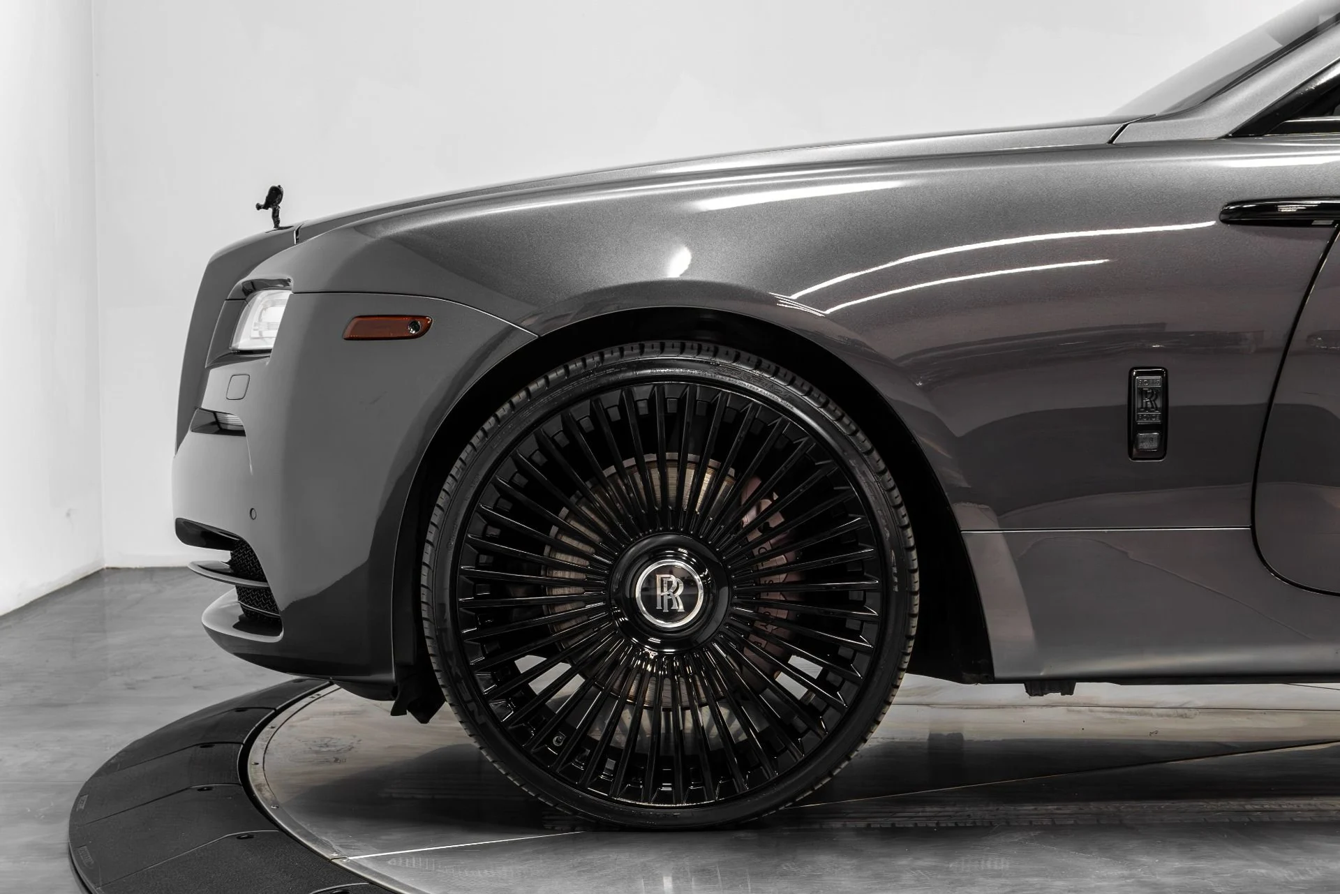 mph035_3088942354_Used_2016_Rolls_Royce_Wraith_1765322495_bde684a848