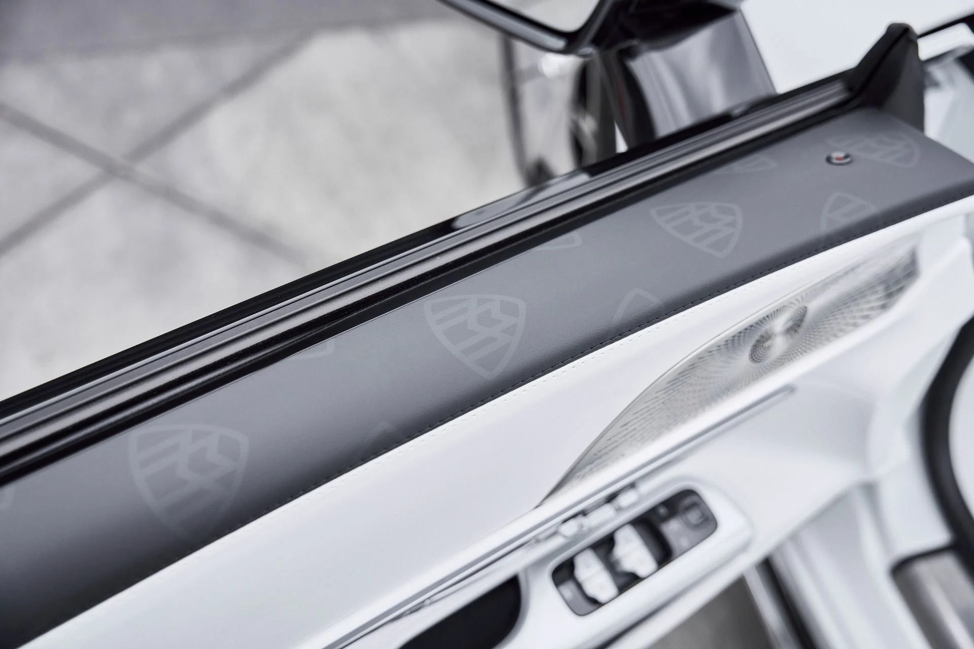 mph035_3100598712_Used_2026_Mercedes_Benz_SL_Class_Maybach_SL_680_1767218118_488dea4ea3