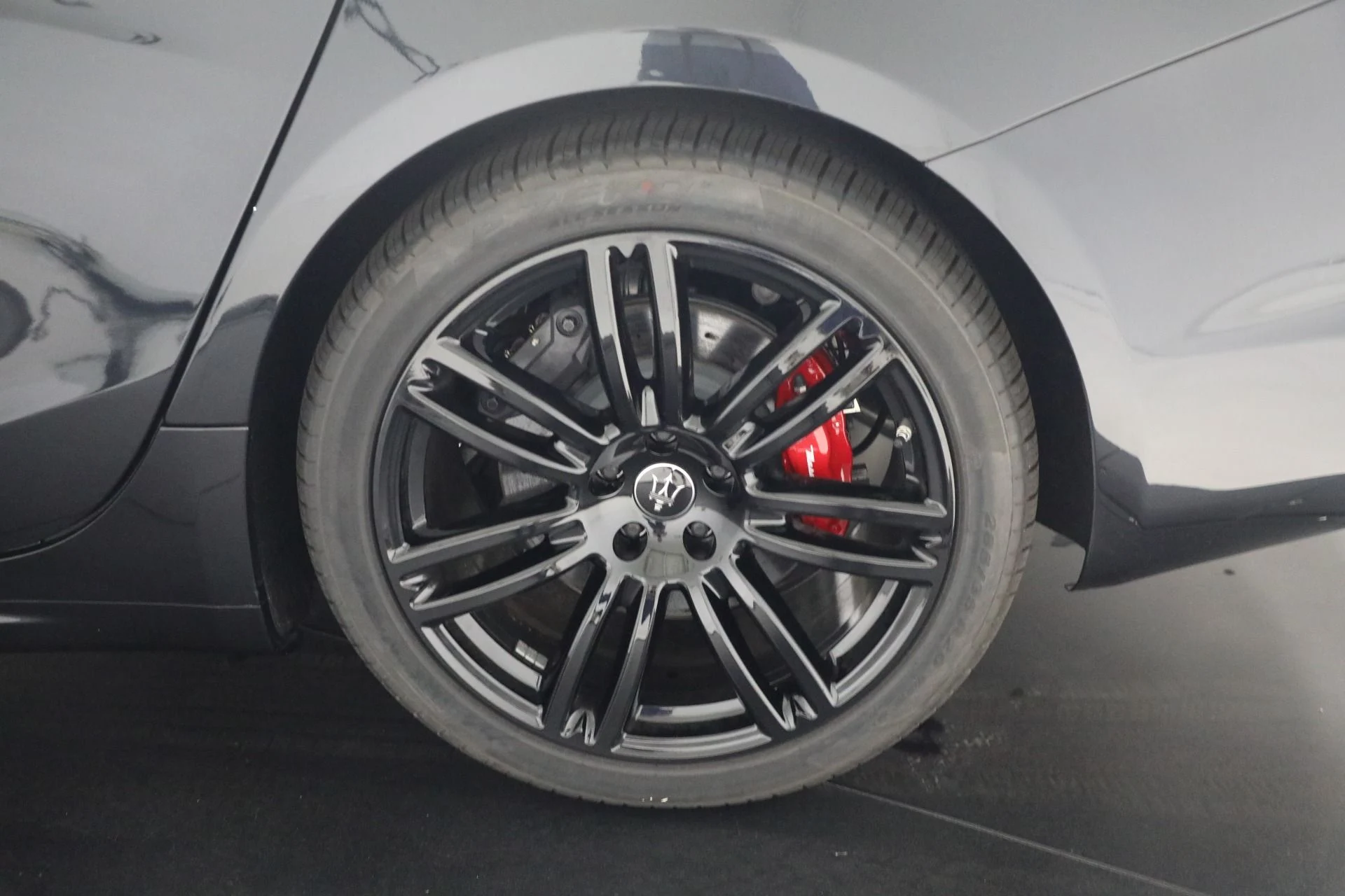 mph035_311283474_New_2024_Maserati_Ghibli_Modena_Ultima_Q4_22324806ed