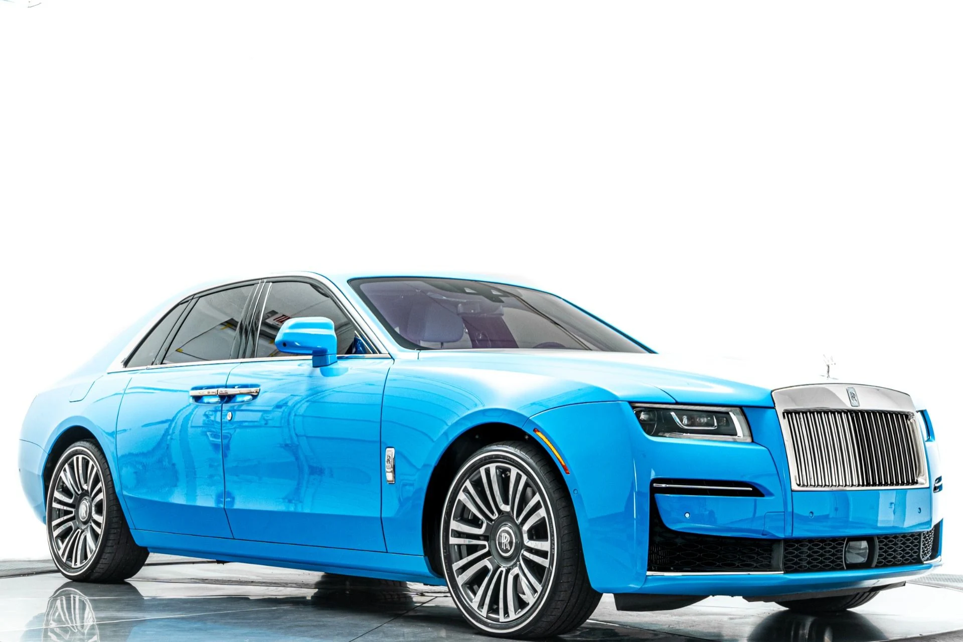 mph035_3119859459_Used_2023_Rolls_Royce_Ghost_Special_Order_Color_Commissioned_Collection_Interior_1789680360_a8cd9ba927