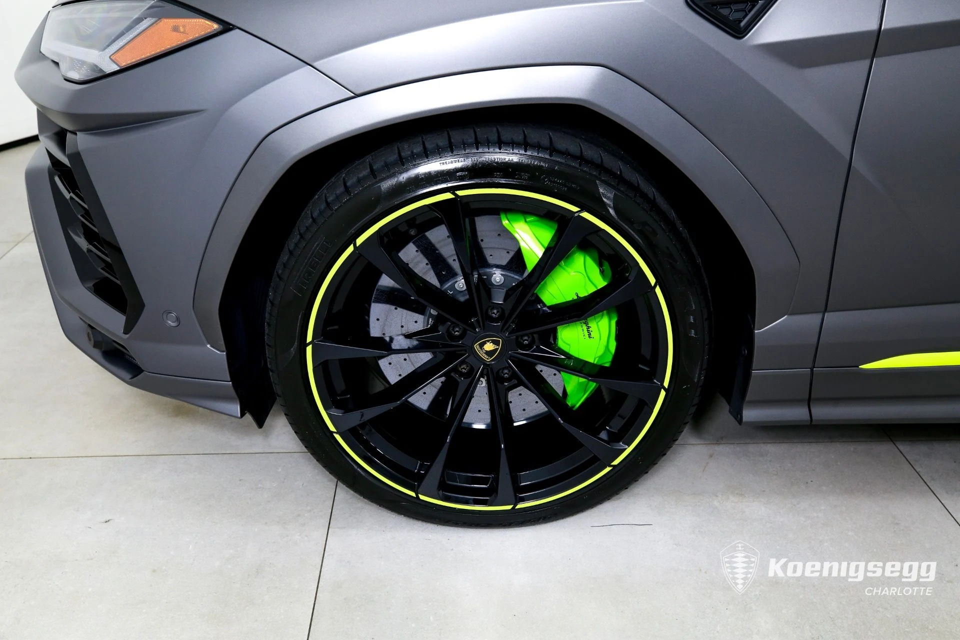 mph035_3129993605_Used_2022_Lamborghini_Urus_GRAPHITE_CAPSULE_1761055774_53a7ba9c2d