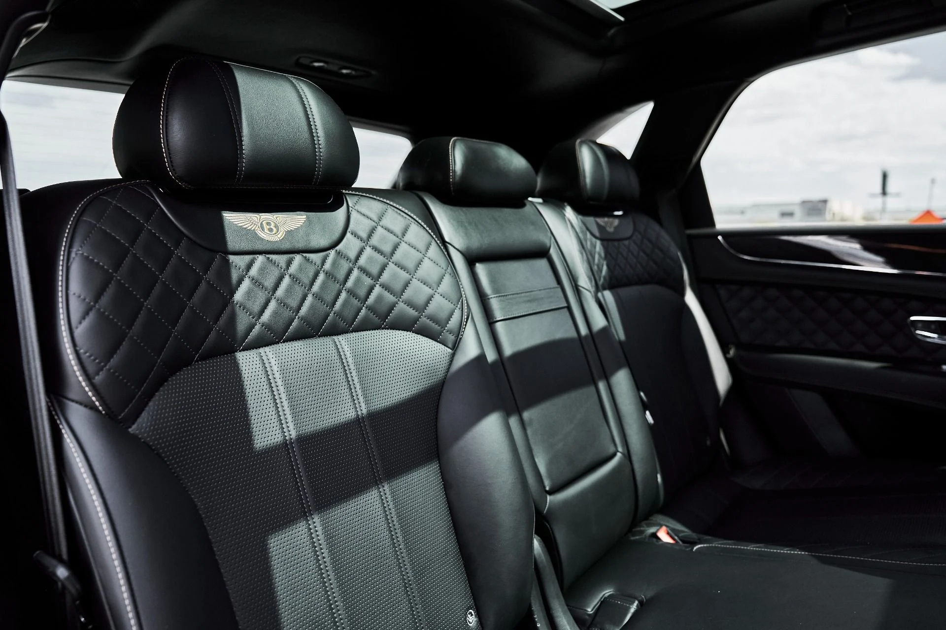 mph035_3135464550_Used_2017_Bentley_Bentayga_W12_1781373106_7f143330ed