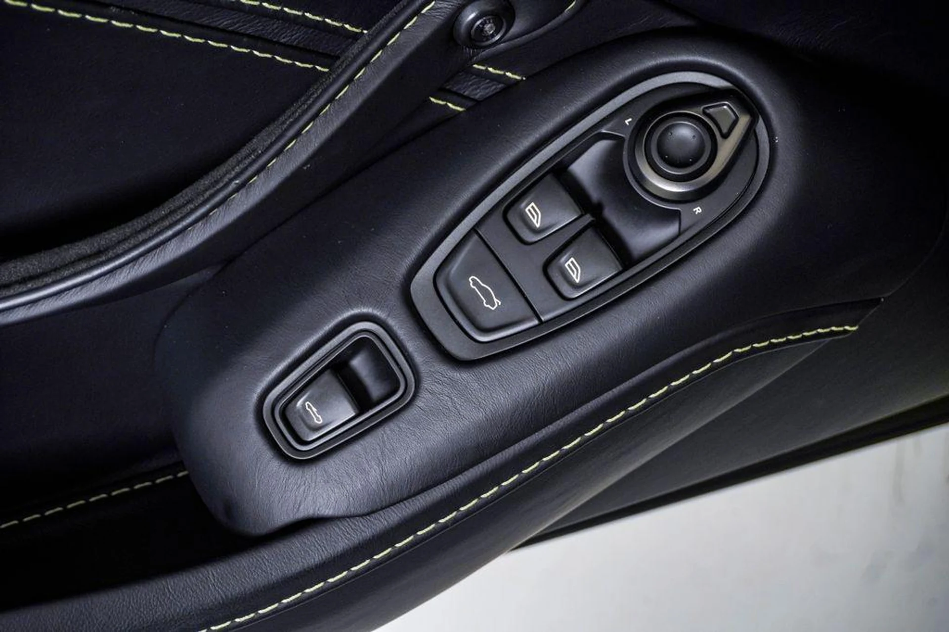 mph035_3135702560_zat_TAS_5ww5983_F9_BVBP_Yc_M_Gm9_Tg_4ff6cc8fad