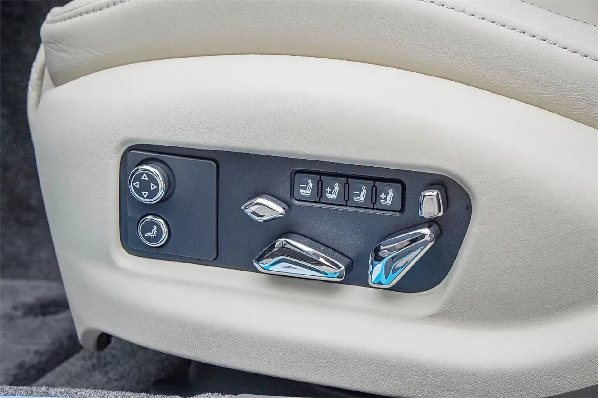 mph035_3168338677_8cddb0ab70114e24b4856d850fa5e05e_561c64280e