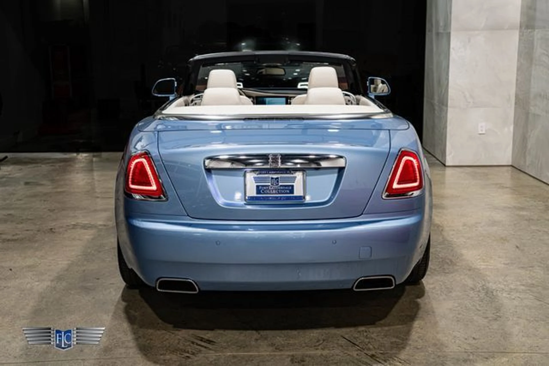mph035_3170227490_used_2017_rolls_royce_dawn_convertible_9689_23094548_40_640_cb7e48fa29