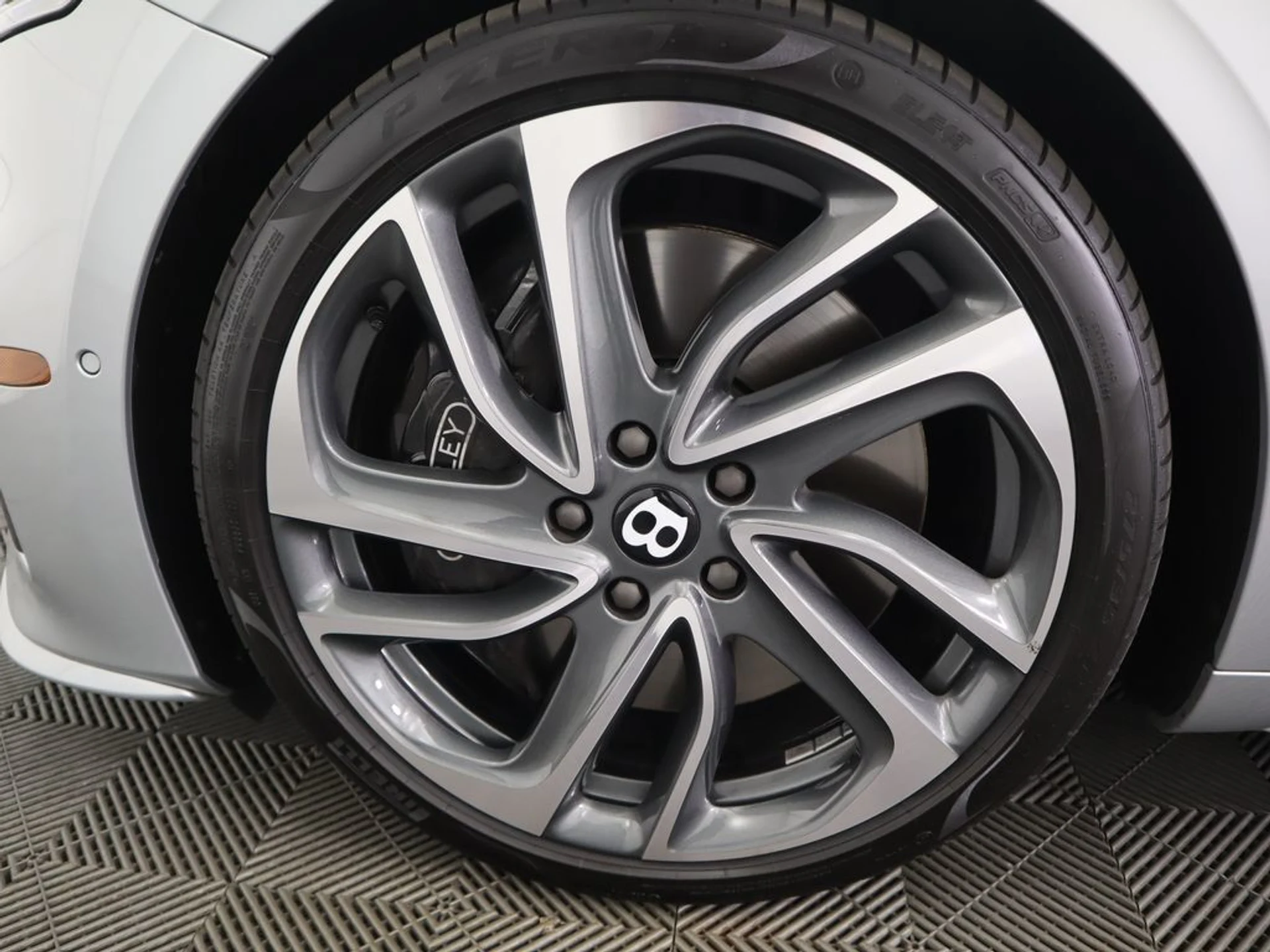 mph035_3170379616_used_2025_bentley_continental_gtspeedconvertible_8119_22974147_36_1024_0f0bdb0e83