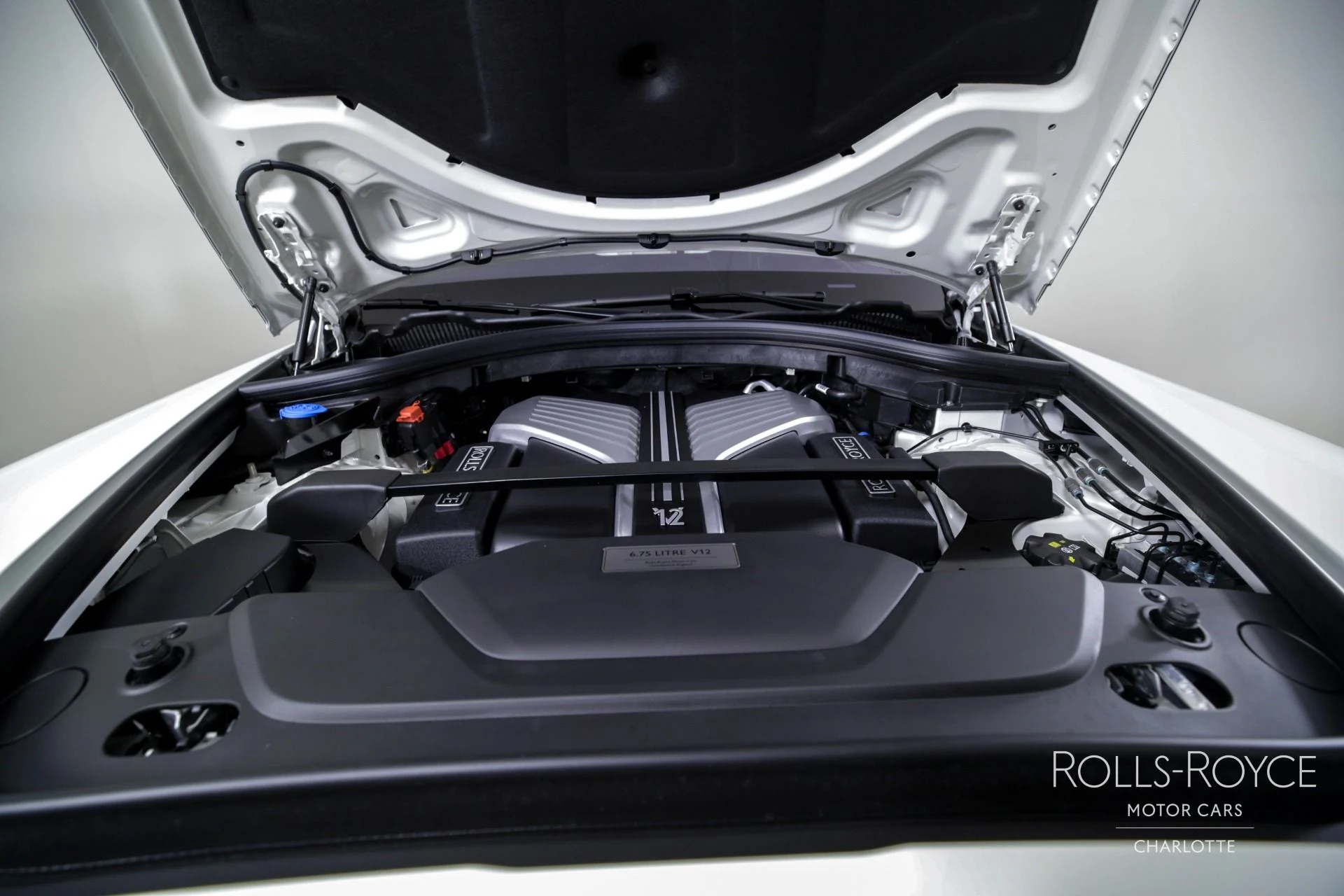 mph035_3185441170_Used_2025_Rolls_Royce_Cullinan_1745264127_fdfe4c4175