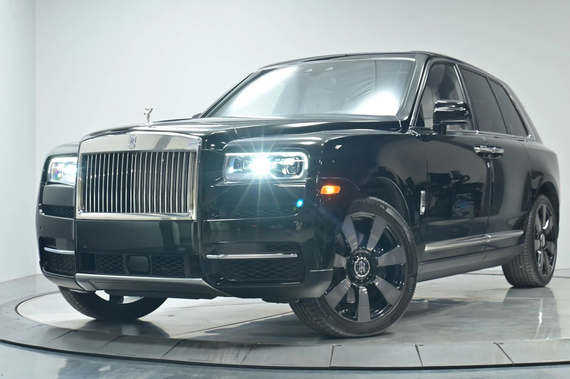 mph035_319591989_Used_2023_Rolls_Royce_Cullinan_1782858557_b81199b417
